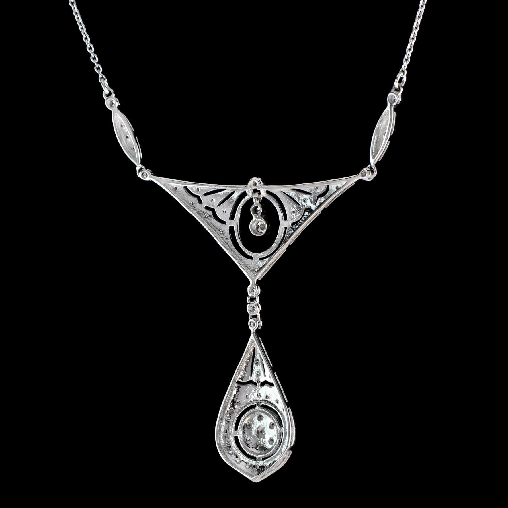 Taglio rotondo Collana con diamanti in stile Art Deco in oro bianco 18 carati in vendita