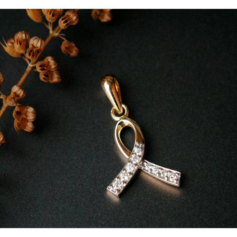 A tiny twisted ribbon, studded with diamonds, this piece makes a perfect charm for necklace or bracelet
Diamond Awareness Ribbon Charm Pendant 14k Gold Dainty Diamond Ribbon Necklace.
Light weight can be worn everyday

Additional
