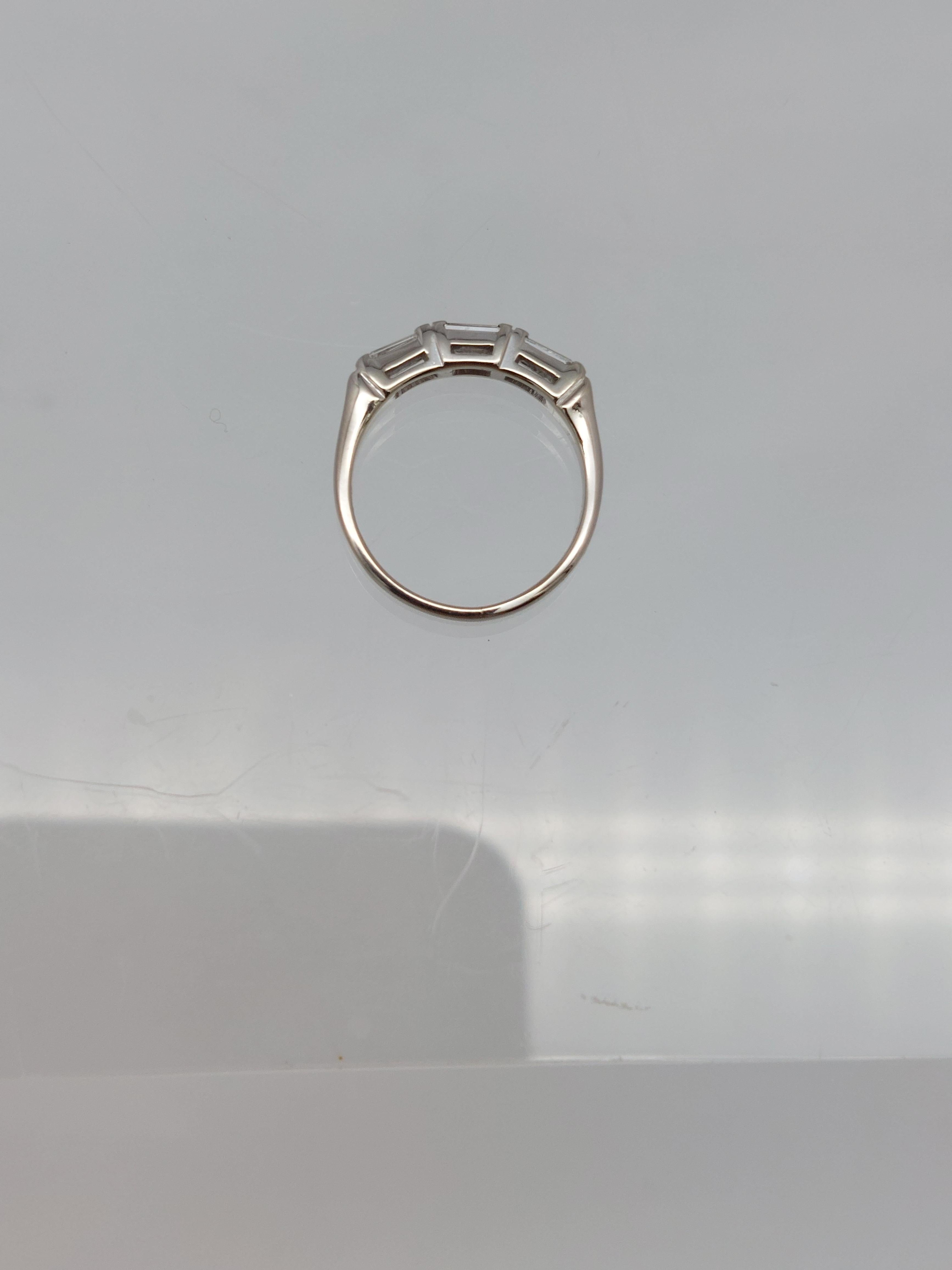 Bandeau baguette en diamant Unisexe en vente
