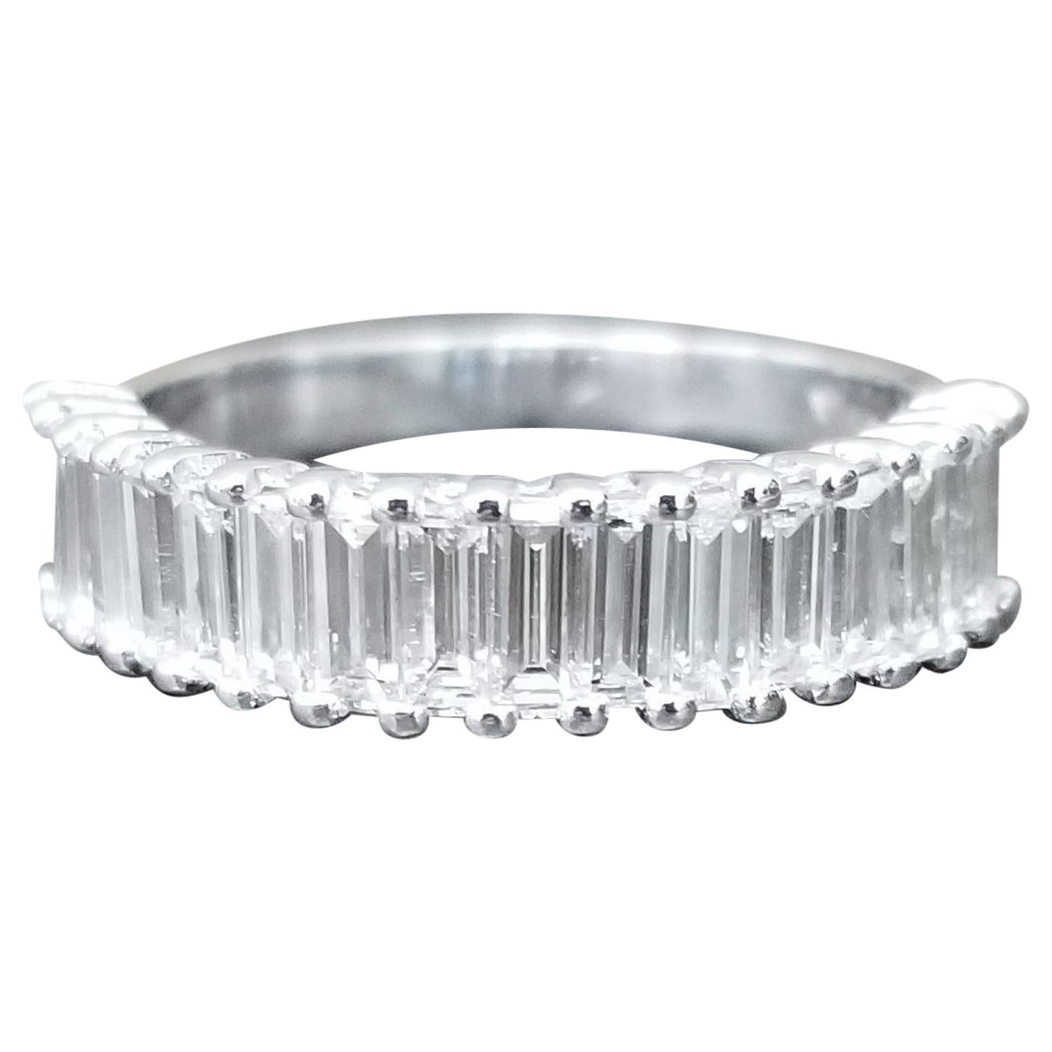 Anello nuziale con diamante taglio baguette 1,50 carati in vendita