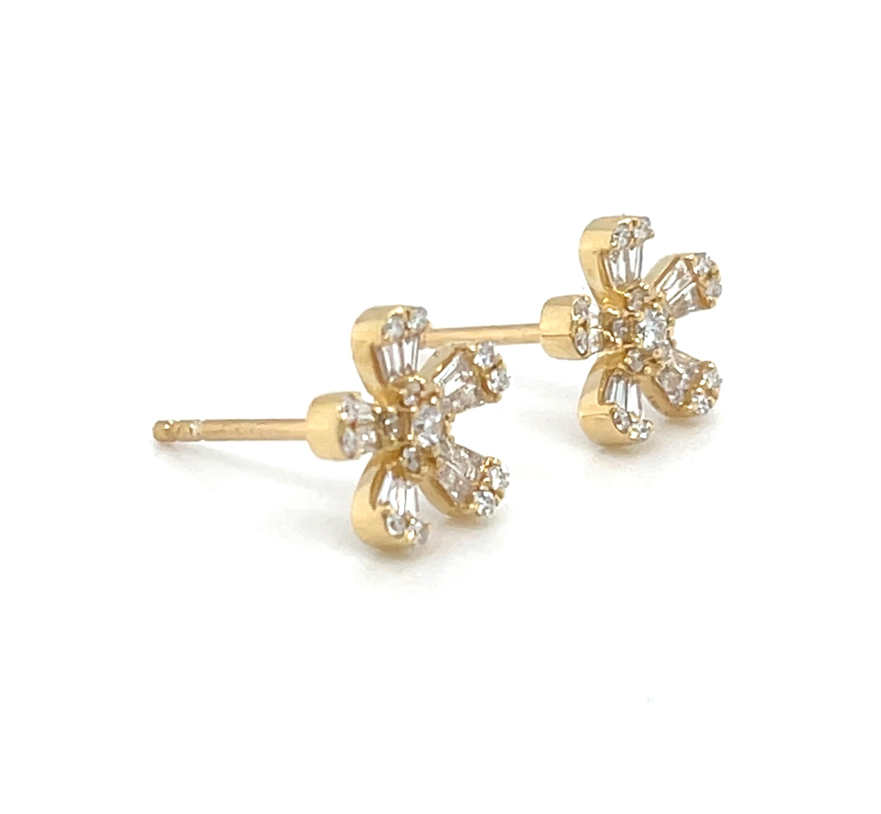Diamond Baguette Floral Stud Earrings in 18k Yellow Gold, .18 Carats Total In New Condition For Sale In Los Angeles, CA