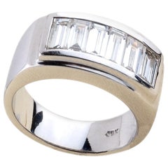 1, 72 ct Diamond Baguette Ring 18 k white gold