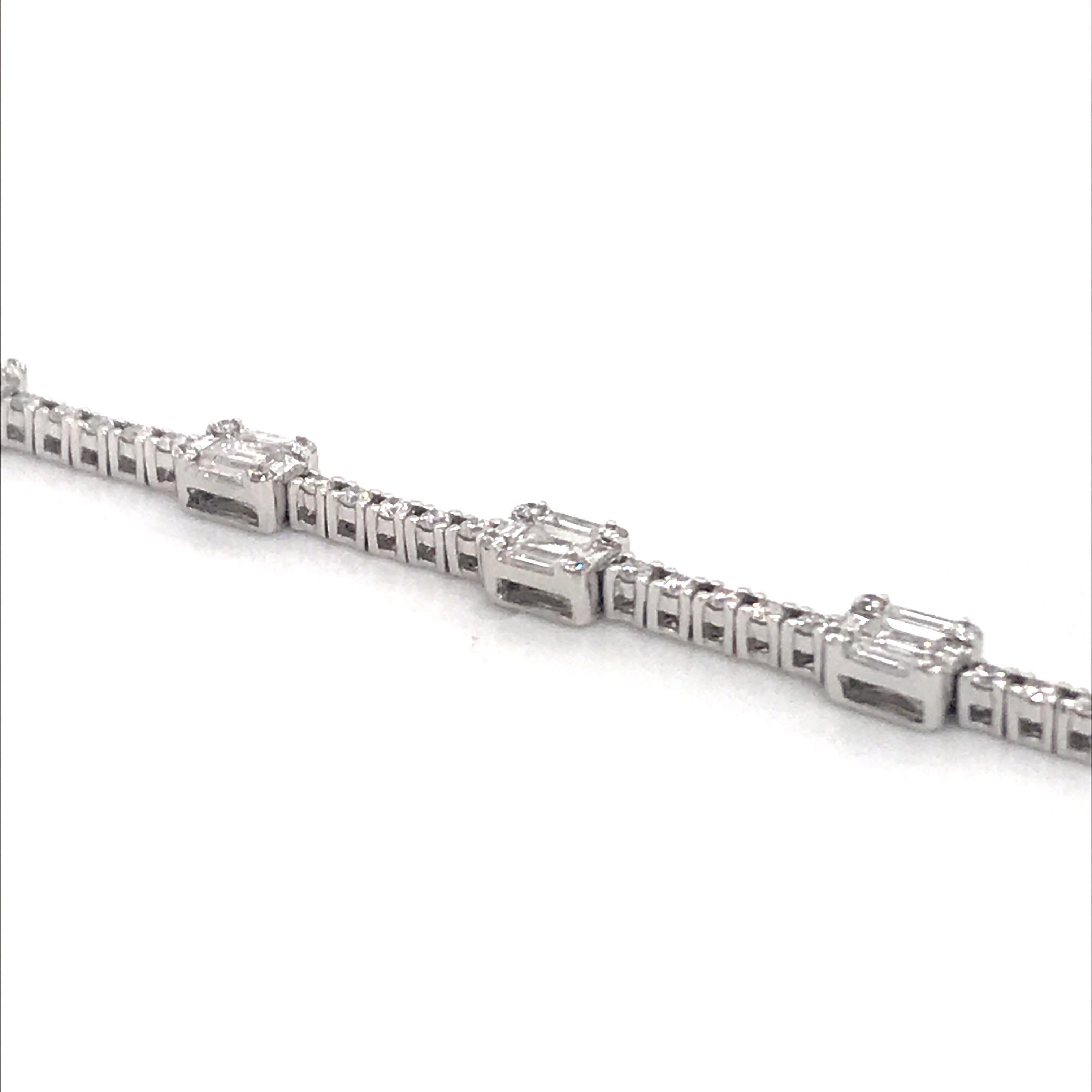 Diamond Baguette and Round Tennis Bracelet 2.71 Carat 18 Karat White Gold In New Condition For Sale In New York, NY