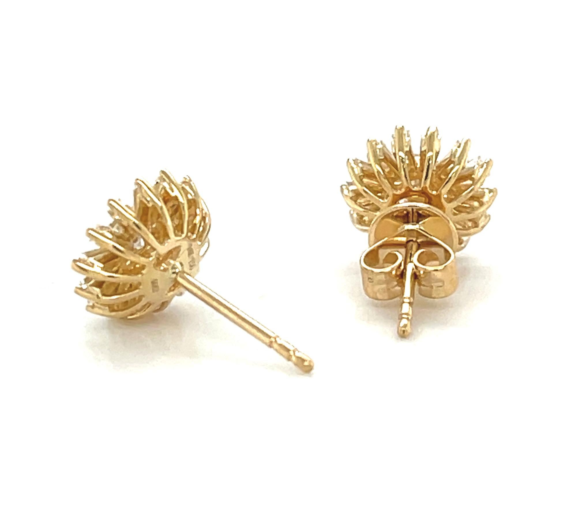 Orecchini a girasole con diamante Baguette in oro giallo 18k, 0,67 carati totali In condizioni Nuovo in vendita a Los Angeles, CA