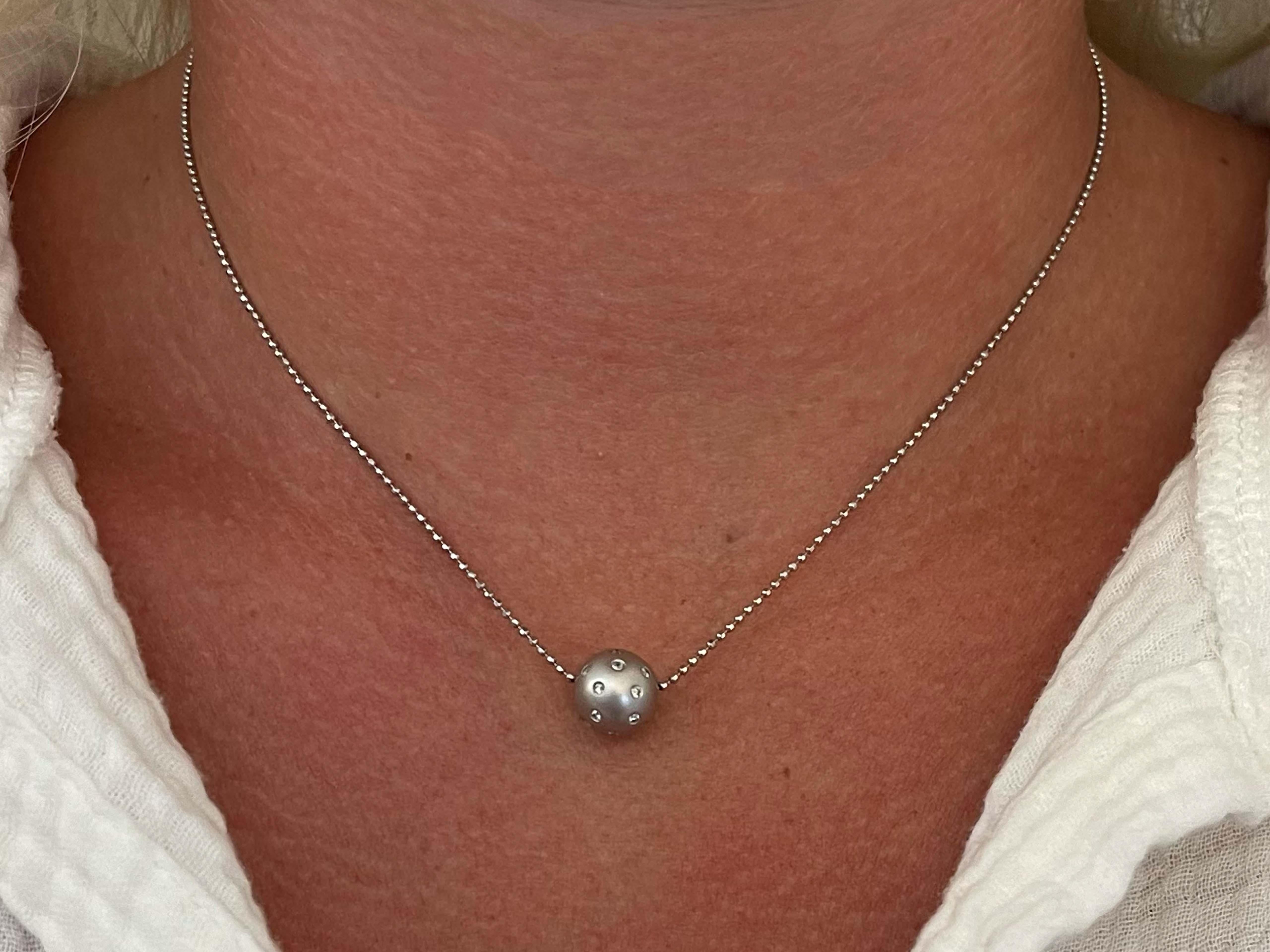 Artikel-Spezifikationen:

Halskette Metall: 18k Weißgold

Gesamtgewicht: 4,7 Gramm

Länge der Kette: 16