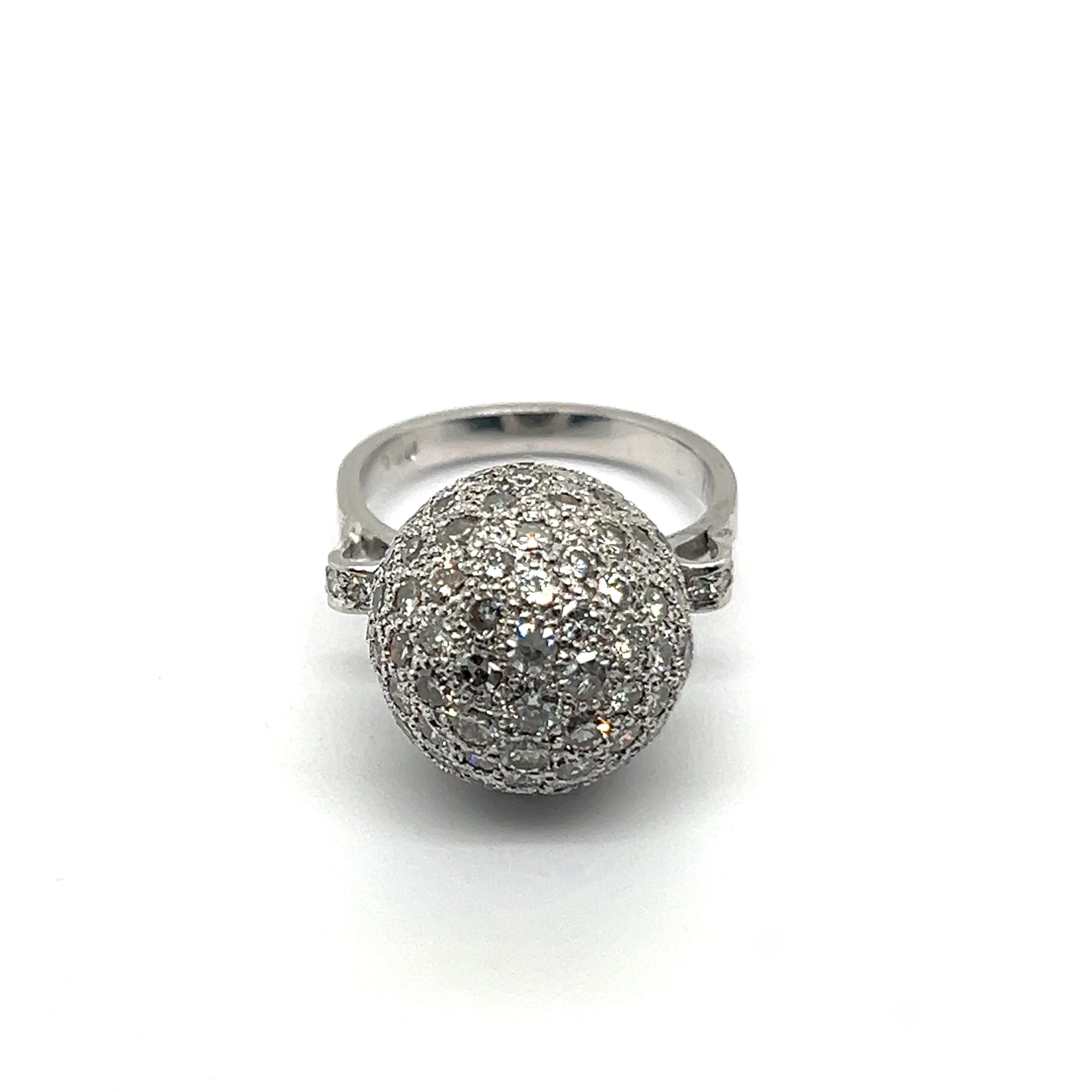Anello Ball and Ball con diamanti in oro bianco da 18 carati in vendita 5