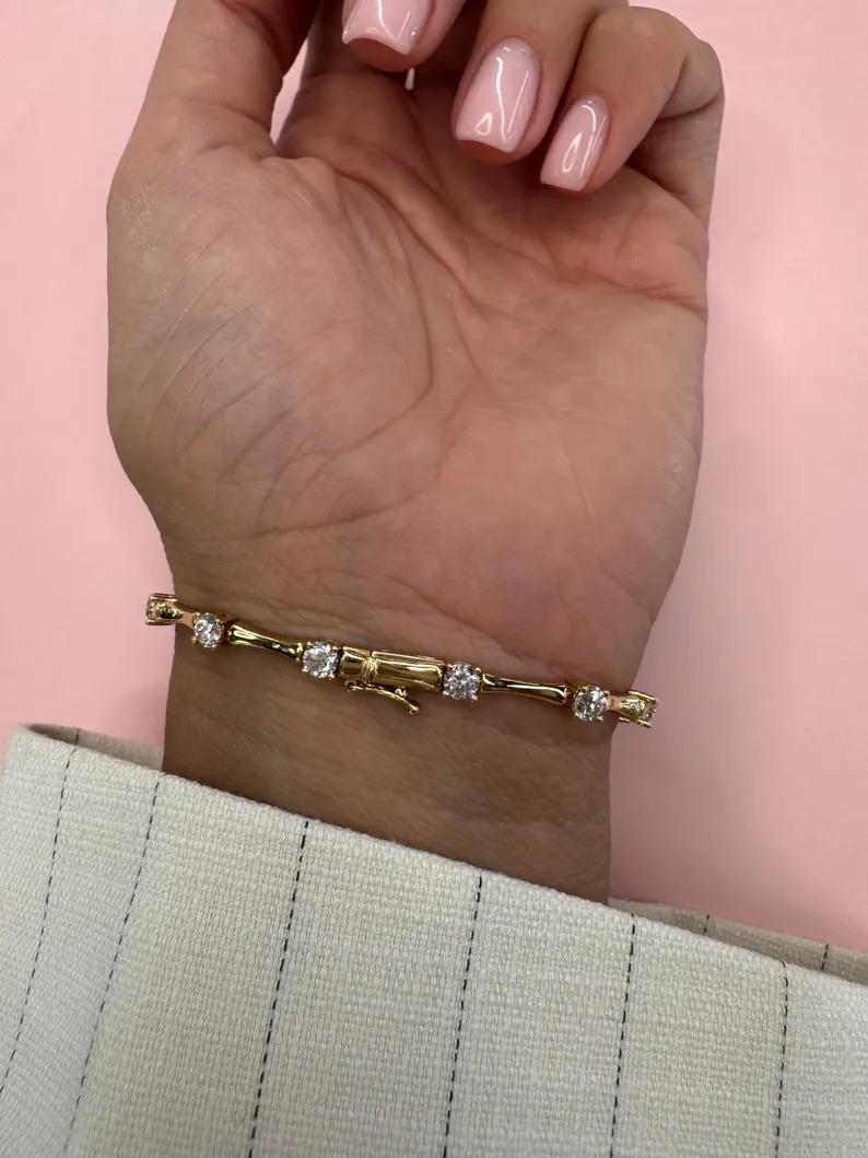 Round Cut Diamond Bamboo Link Bar Bracelet 2.52 Carats 14 Karat Yellow Gold G VS2 For Sale