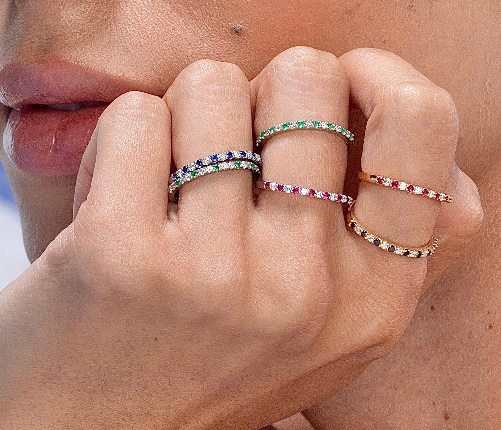 En vente :  Bague demi-éternité en or jaune 18k alterné diamant blanc et noir 2