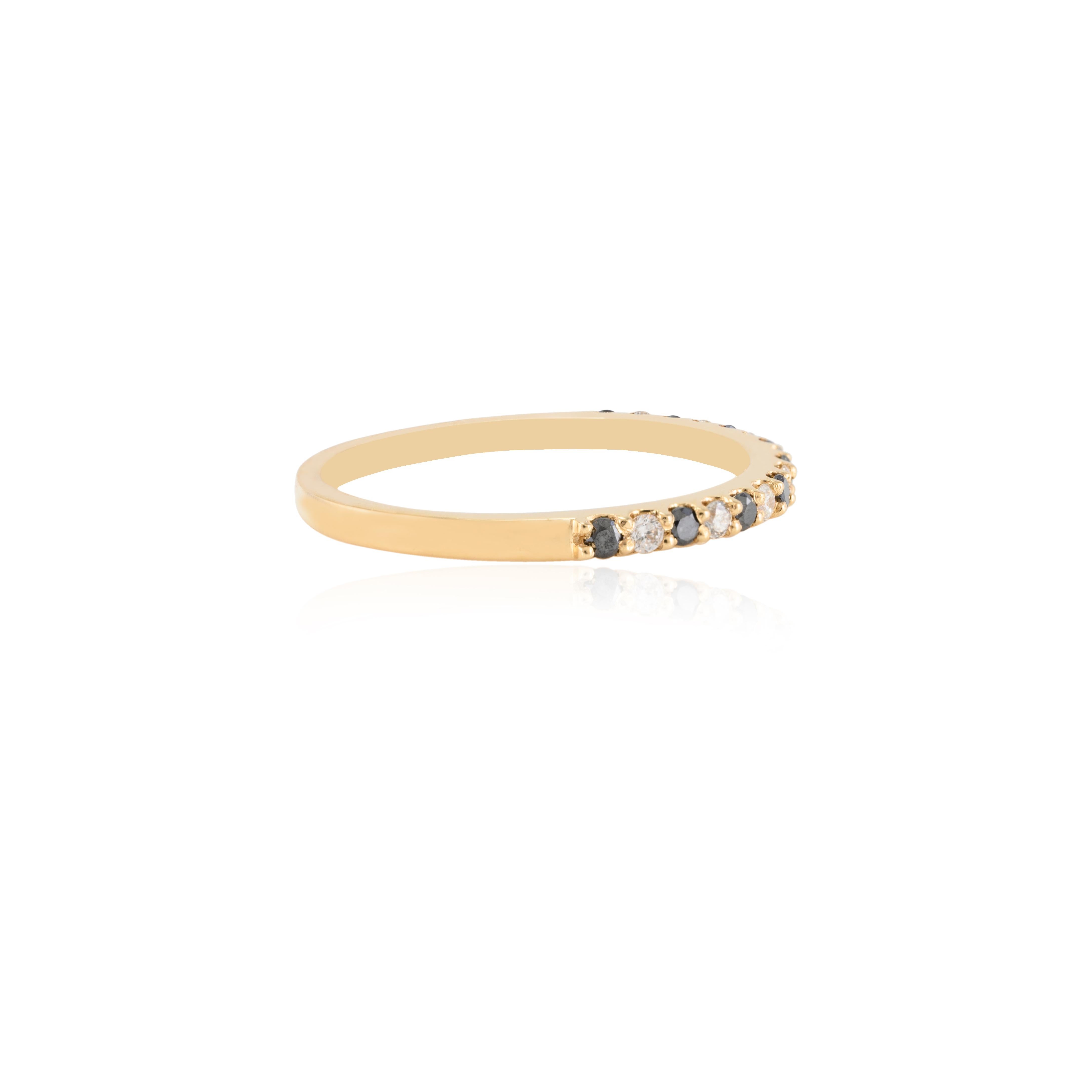 En vente :  Bague demi-éternité en or jaune 18k alterné diamant blanc et noir 3