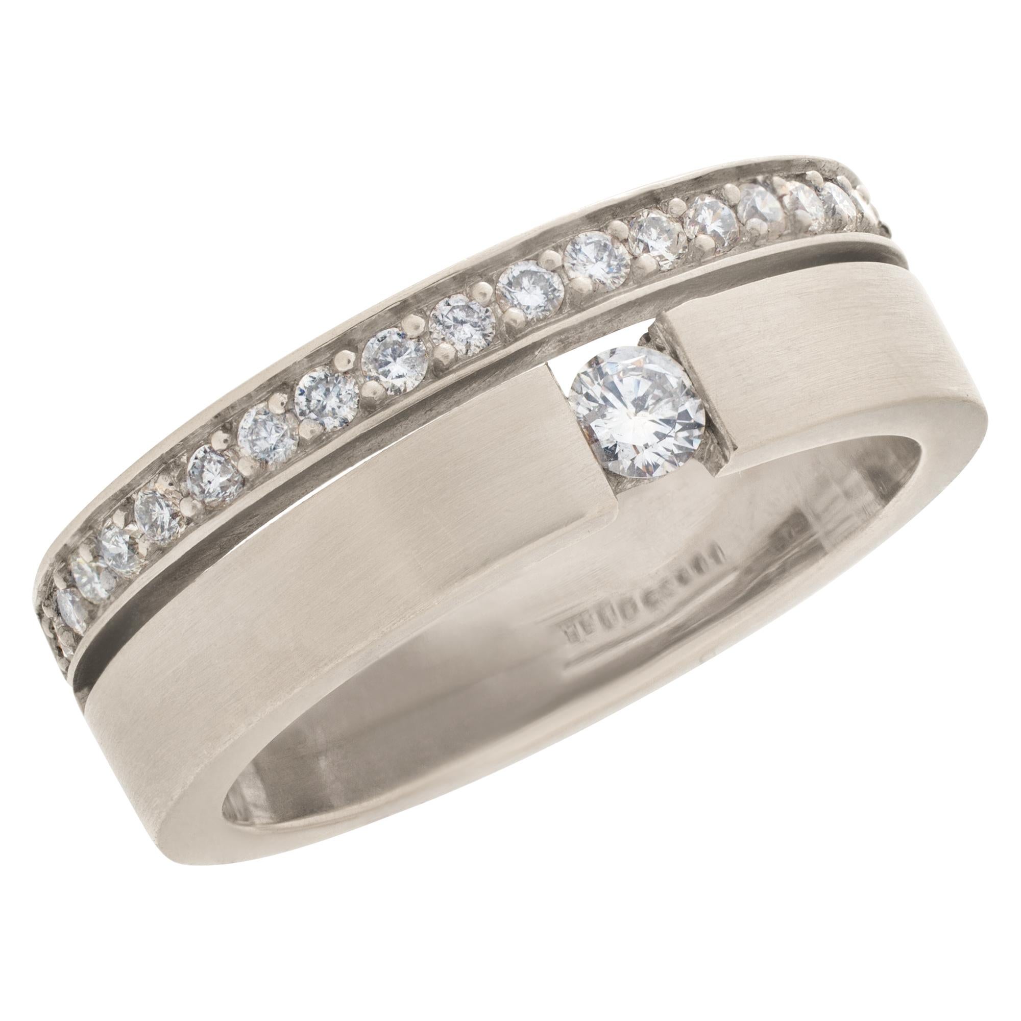 Diamond Band in 18k White Gold, 0.50 Carats in Diamonds In Excellent Condition For Sale In Surfside, FL