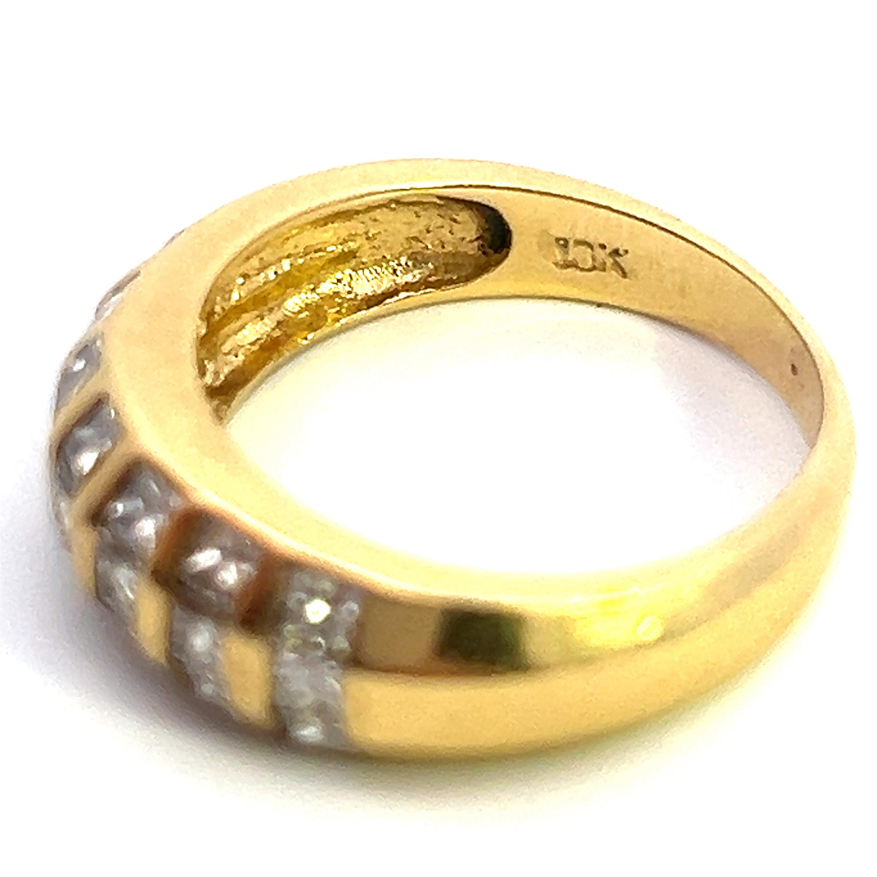 Moderno Fascia di diamanti in oro giallo 18 carati in vendita