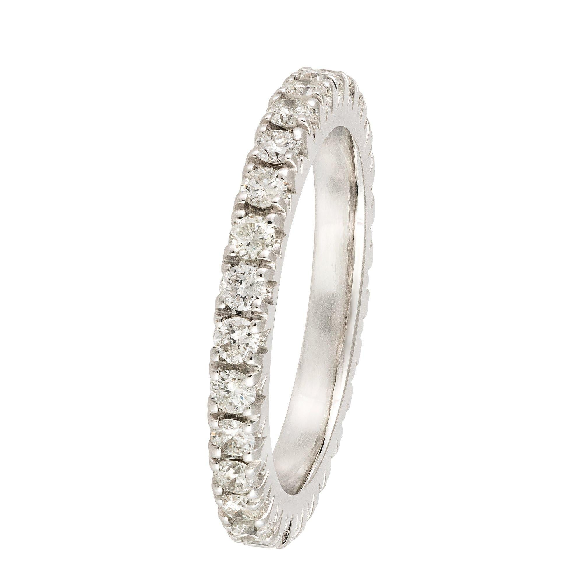 Round Cut Diamond Band Ring 18k White Gold for Her For Sale
