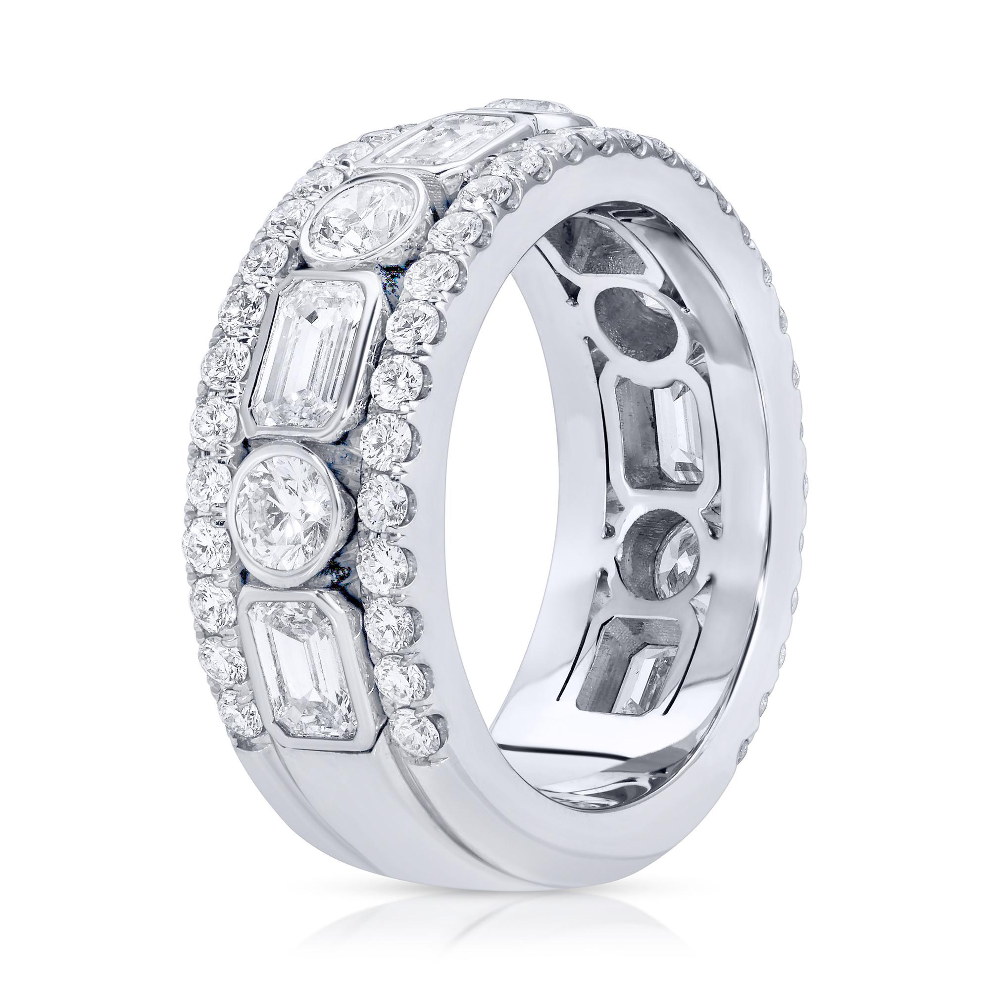 Mixed Cut Diamond Band Ring Emerald and Round Cut 3.1 Carats Total 18K White Gold For Sale