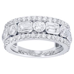 Bague à diamants et émeraude taille ronde de 3,1 carats au total en or blanc 18 carats