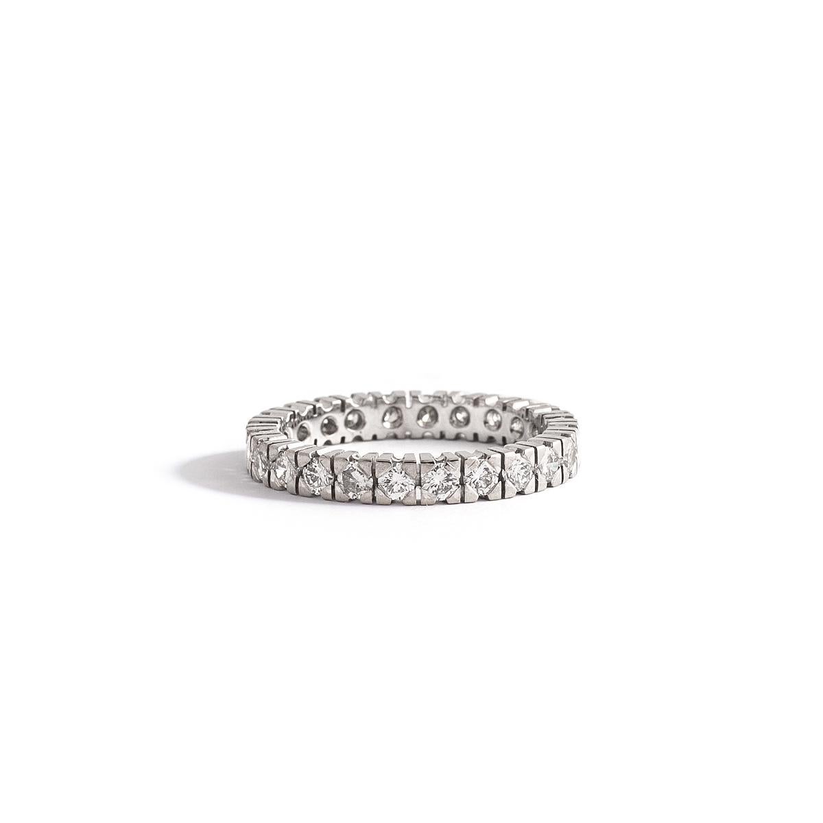 Diamond on white gold Band Wedding Ring.
26 Diamonds 8/8 cut. Estimated to be H color and Vvs clarity. 
Ring thickness: 2.80 millimeters.
Ring Size: 6.
Gross weight: 3.02 grams.