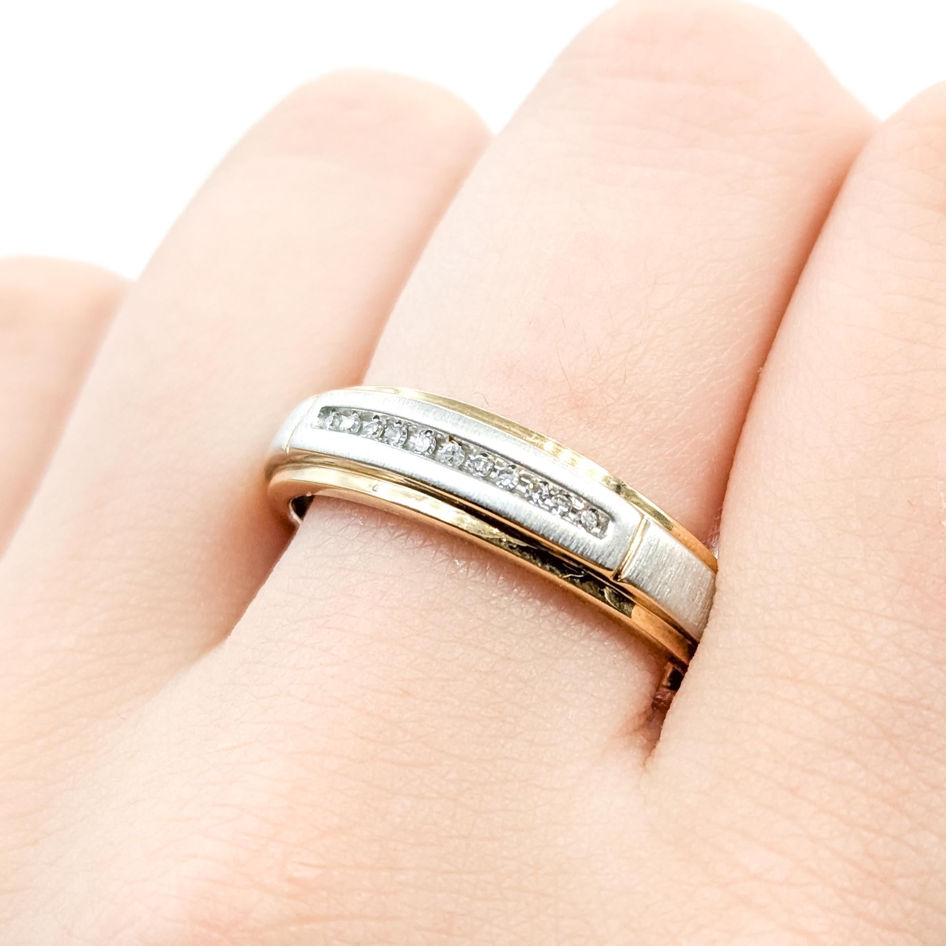 Anello con fascia di diamanti in oro bicolore 14k In condizioni ottime in vendita a Bloomington, MN