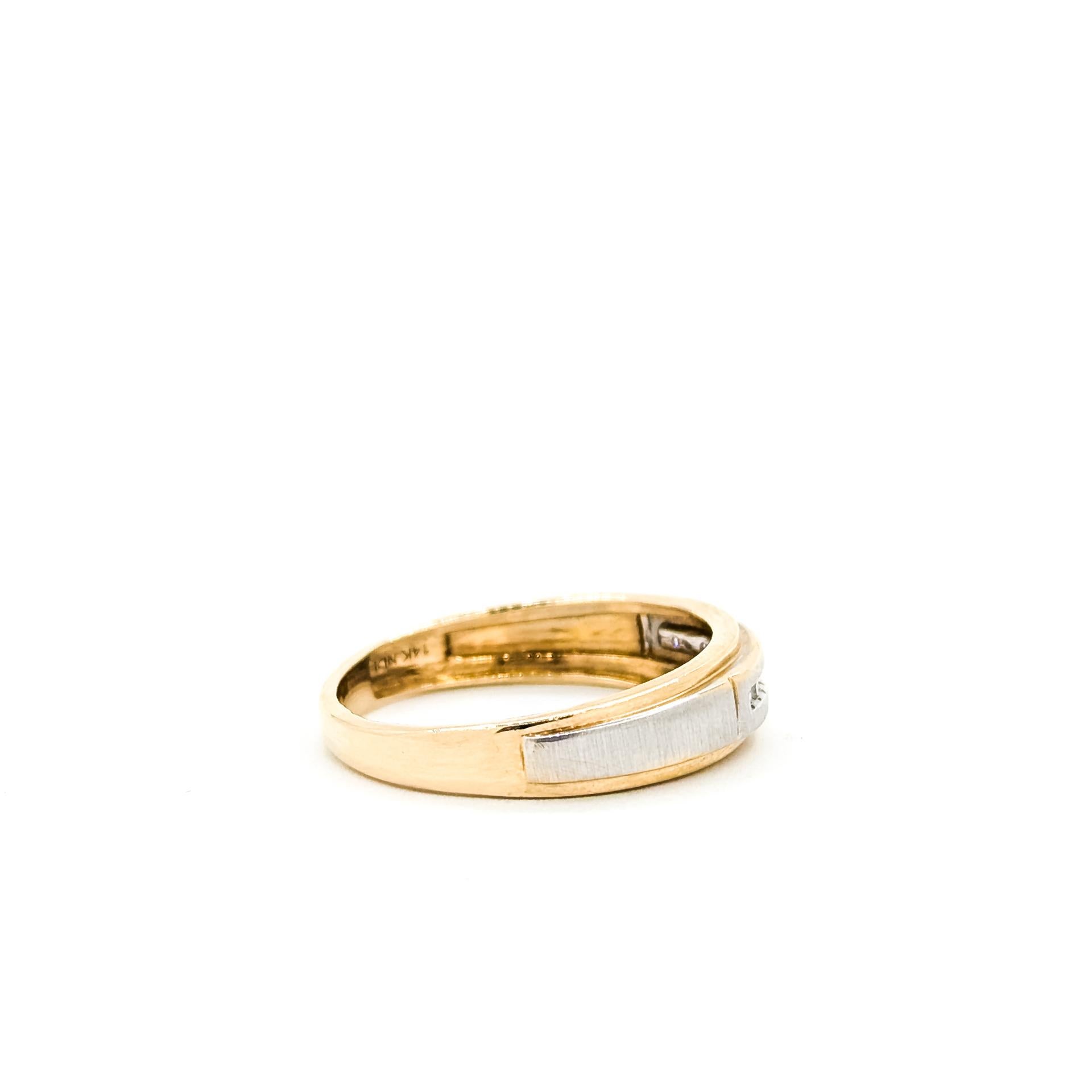 Anello con fascia di diamanti in oro bicolore 14k in vendita 1