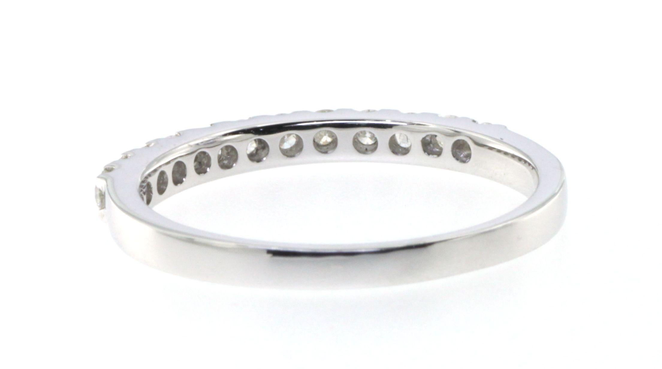 Brilliant Cut 18 Karat White Gold Diamond Band Ring For Sale