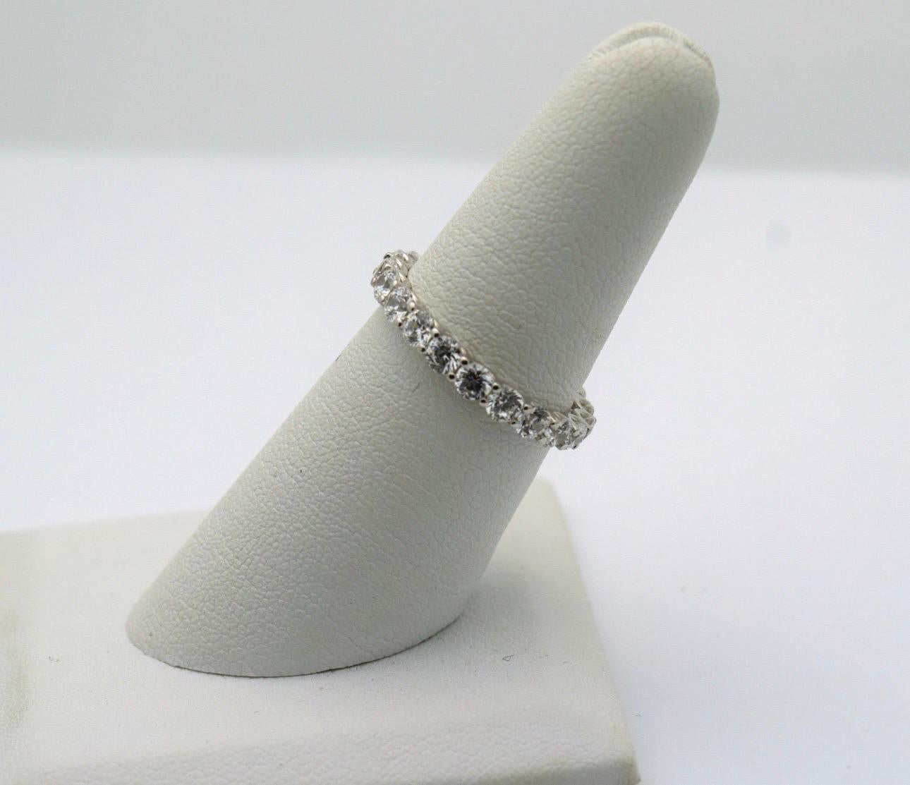 Diamantband Ucut Style 18KT Weißgold feine Diamanten VS Reinheit F Farbe 1ct im Angebot 3