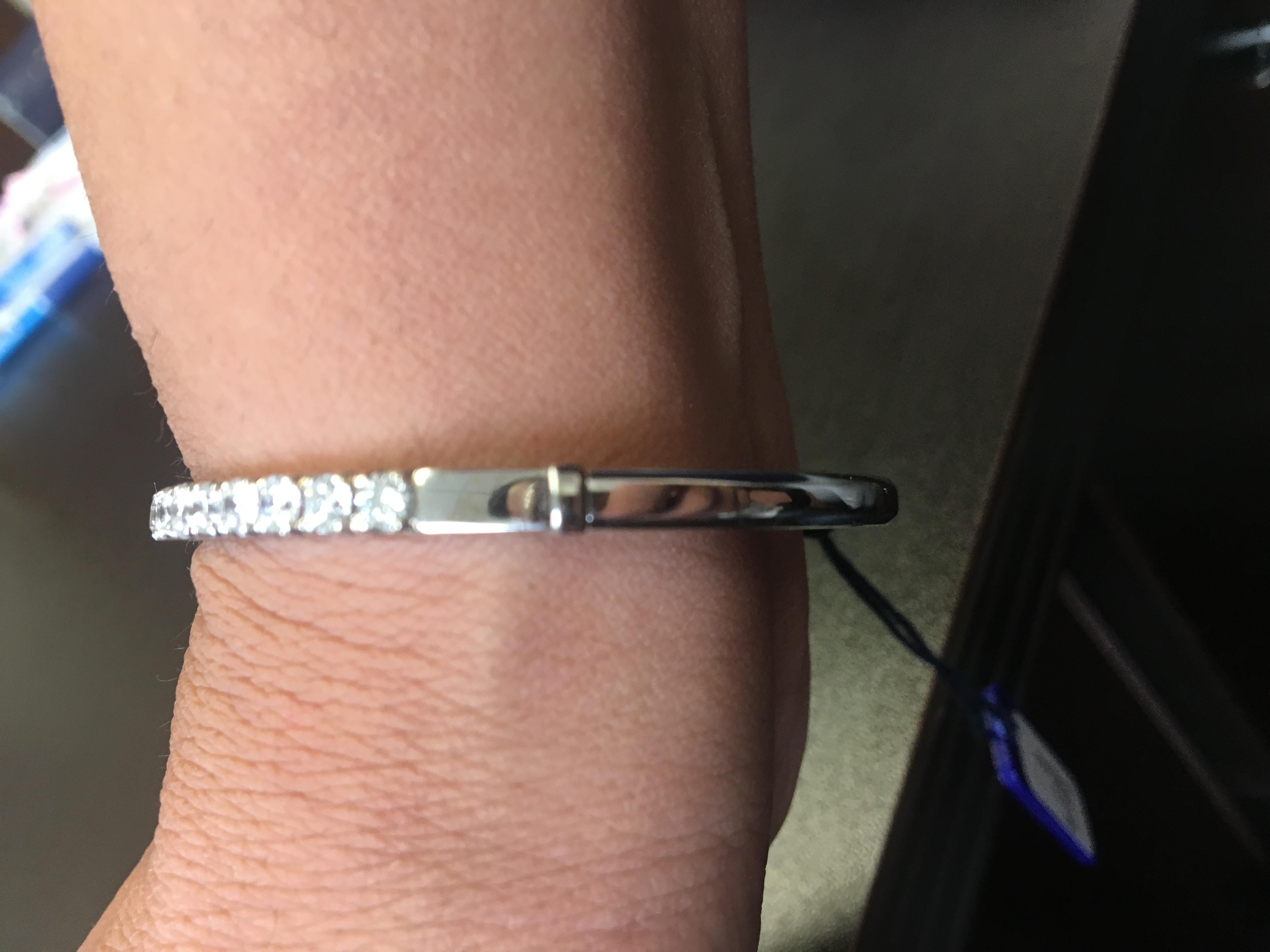 Round Cut 14K White Diamond Bangle 3 carats. For Sale