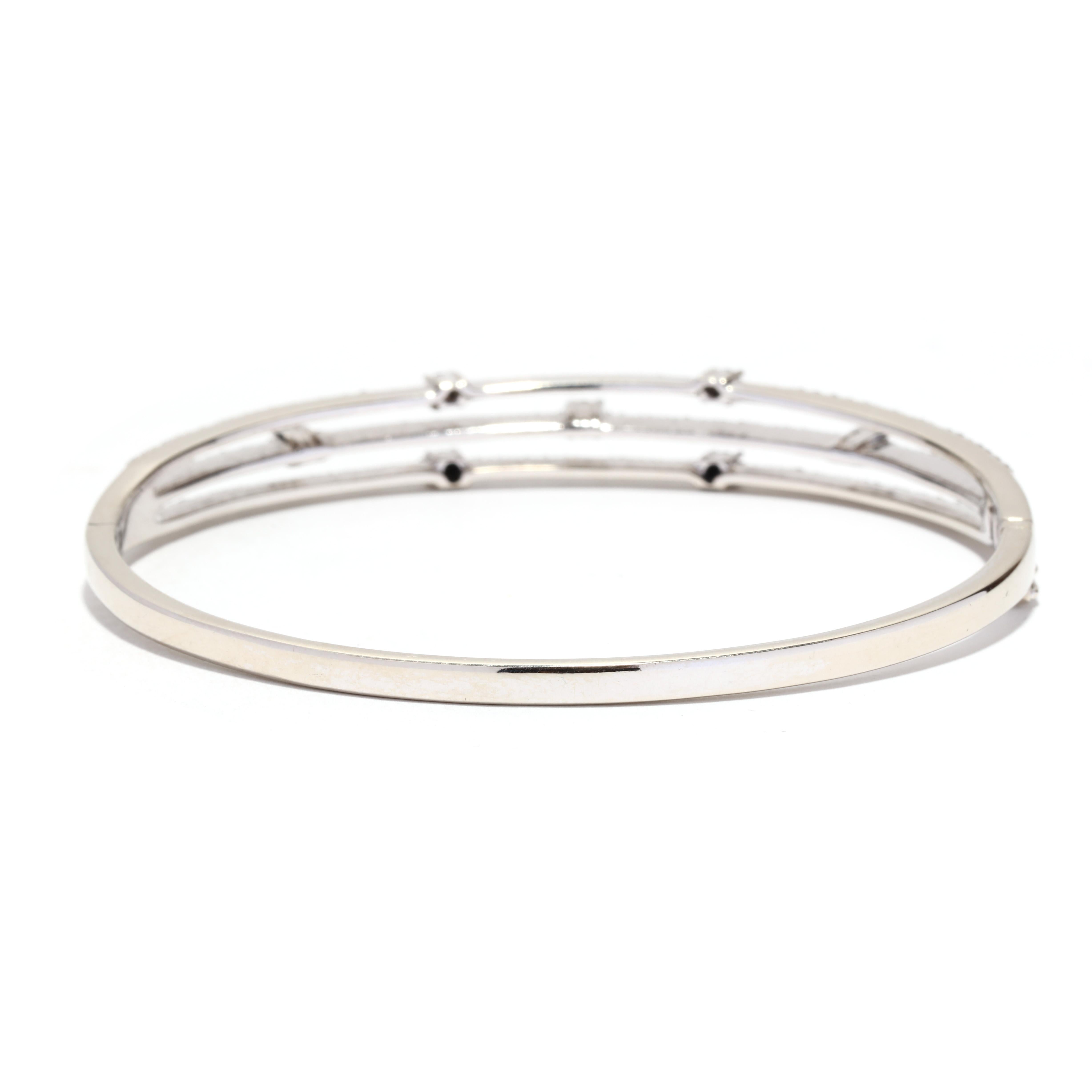 Pulsera brazalete de diamantes, oro blanco de 14 quilates, The Row en Bueno Estado en McLeansville, NC