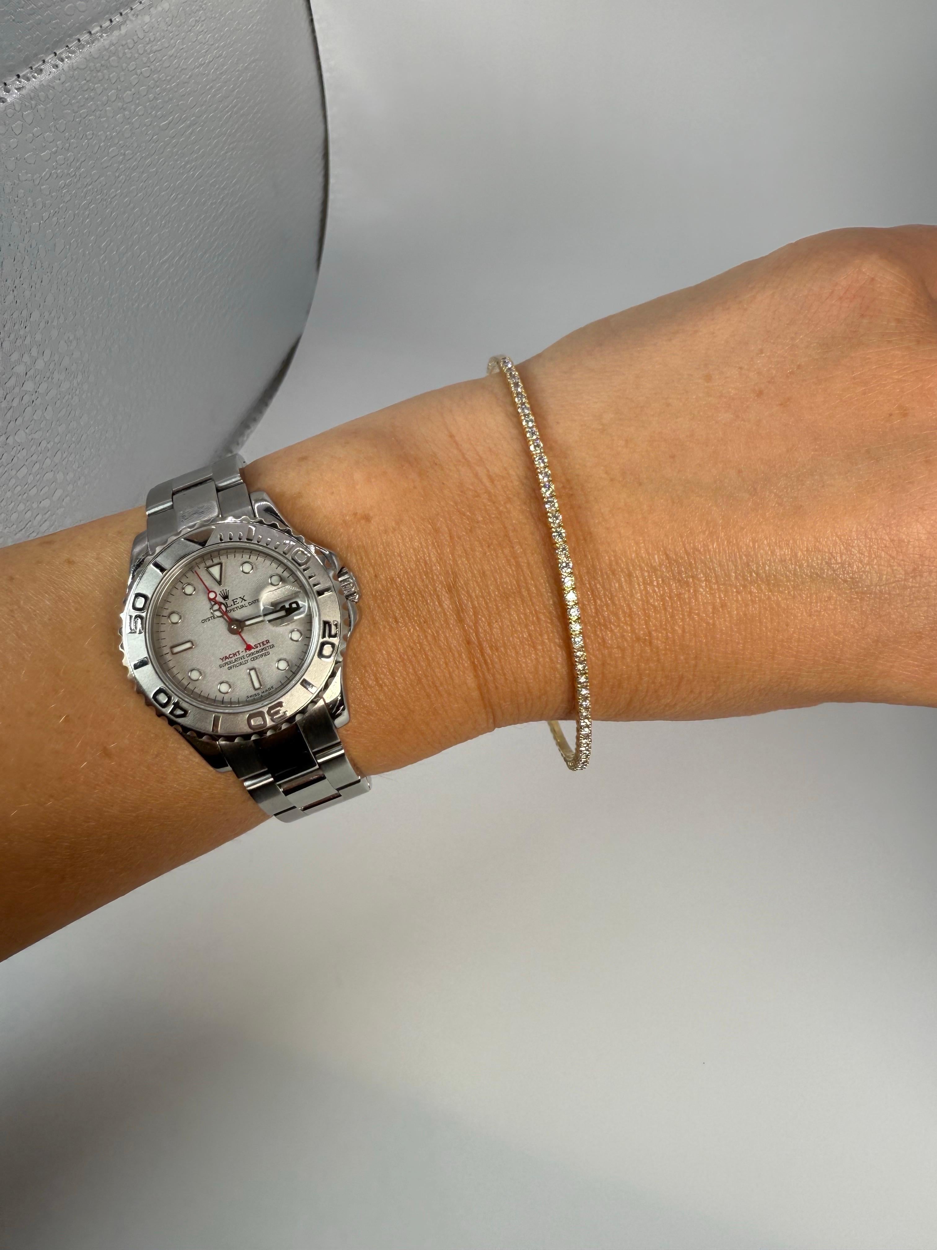 Bracelet jonc avec diamants 14 carats taille 8,5 en vente 2
