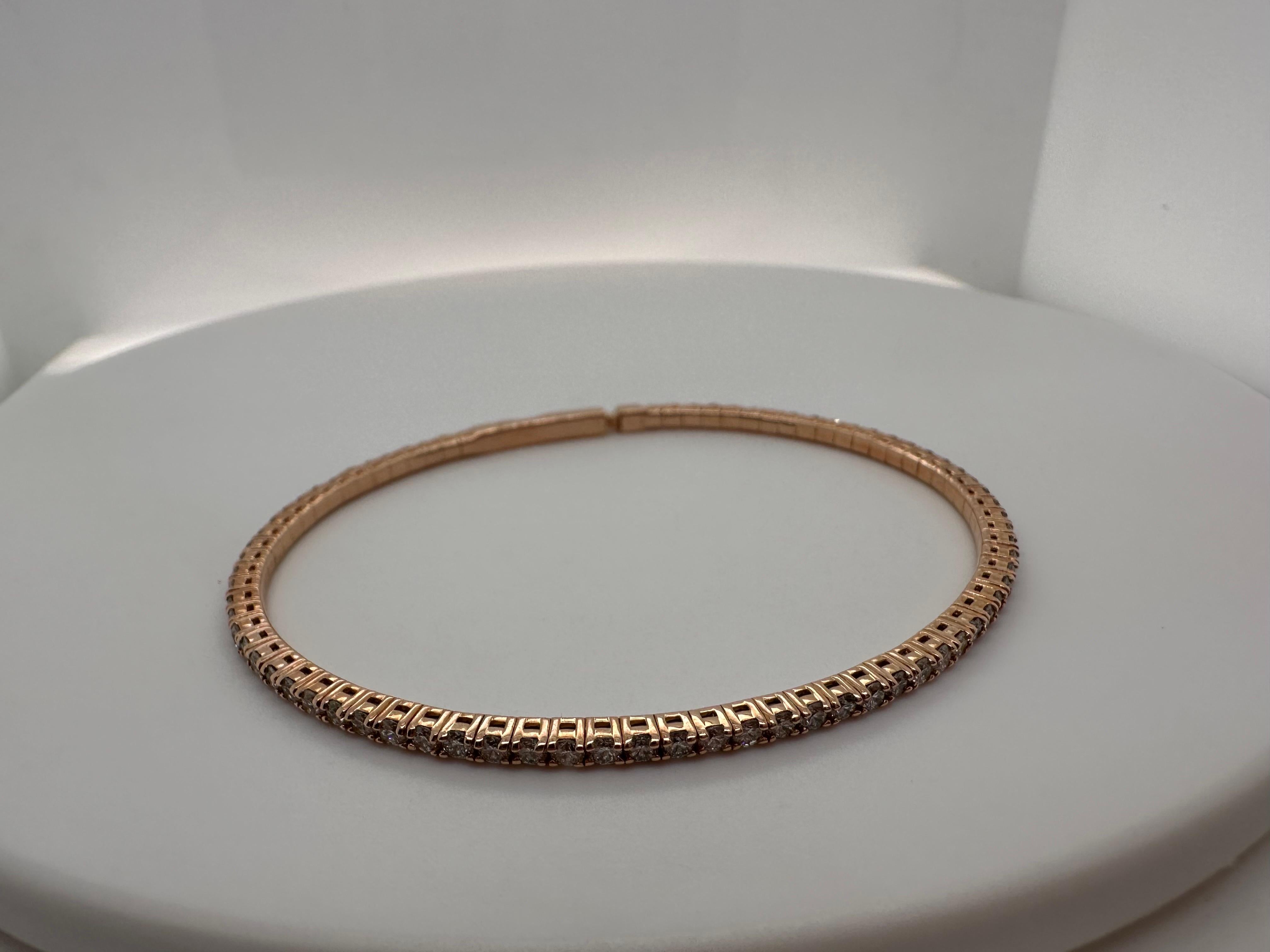 Round Cut Diamond bangle bracelet 14KT gold For Sale