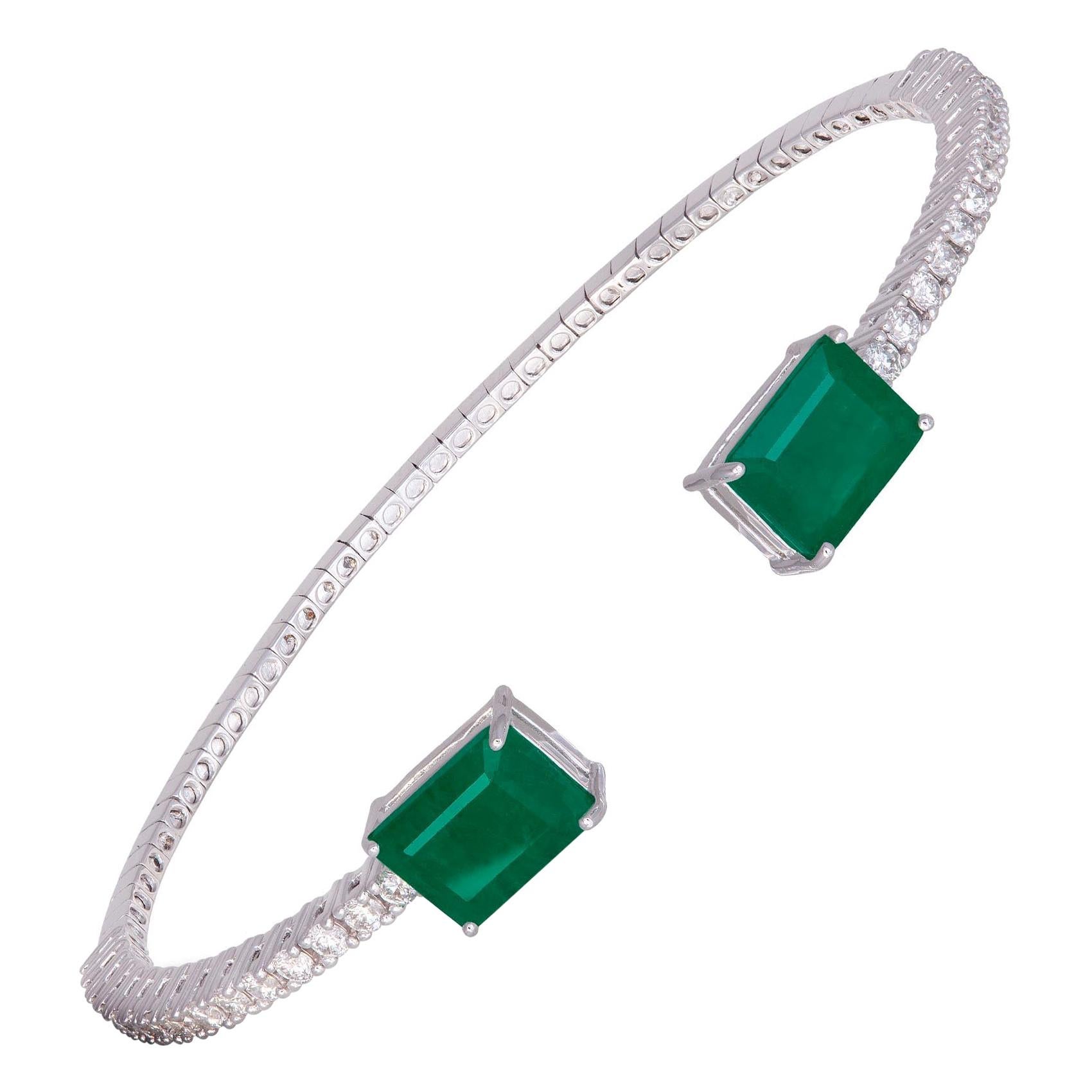 Bracelet jonc en or blanc 18 carats avec diamants 0,77 carat/30 pièces, émeraude 3,18 carats