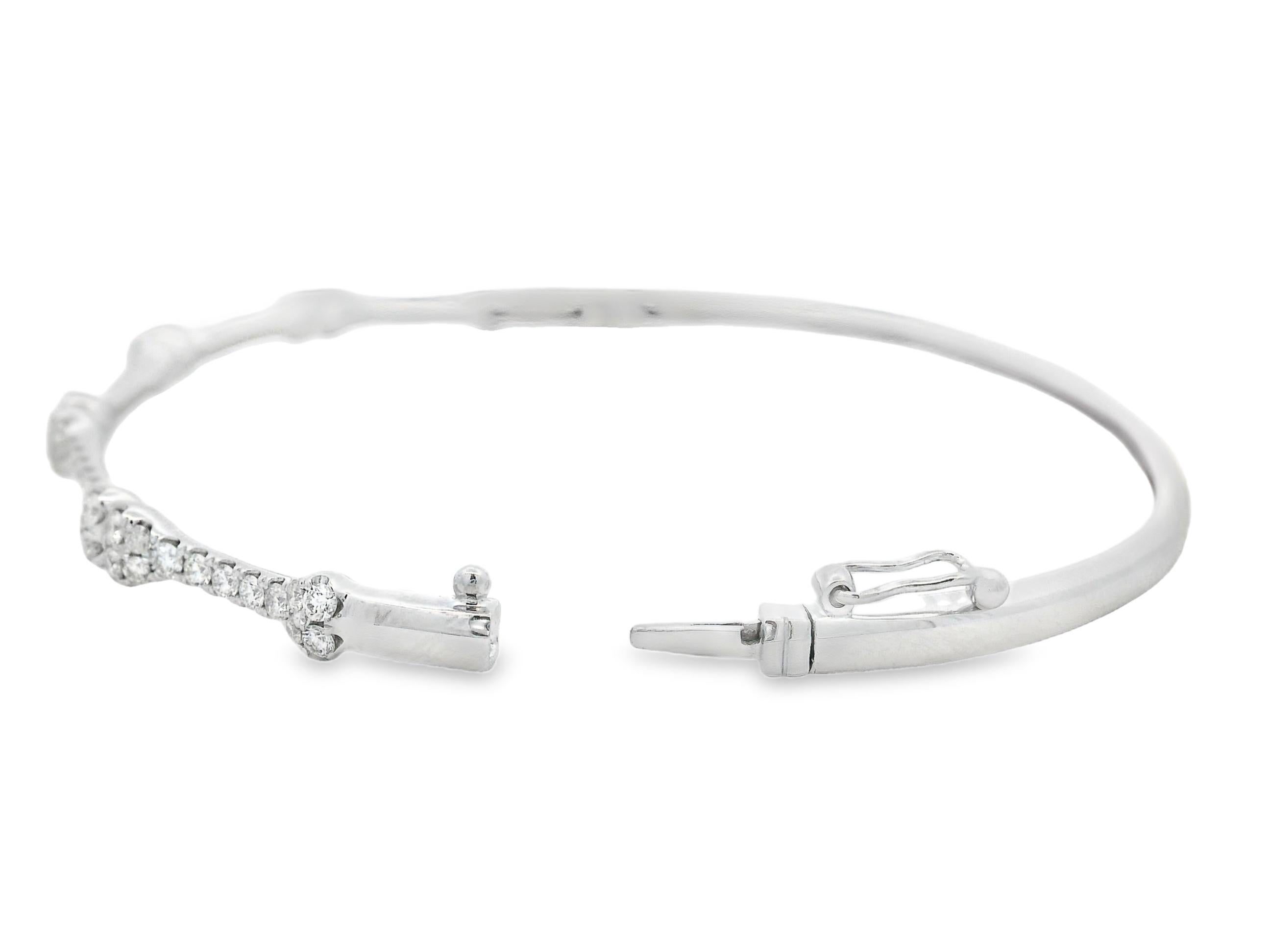 Bracciale con diamanti con 68 diamanti rotondi, 1,00ct in oro bianco 14K in vendita 1