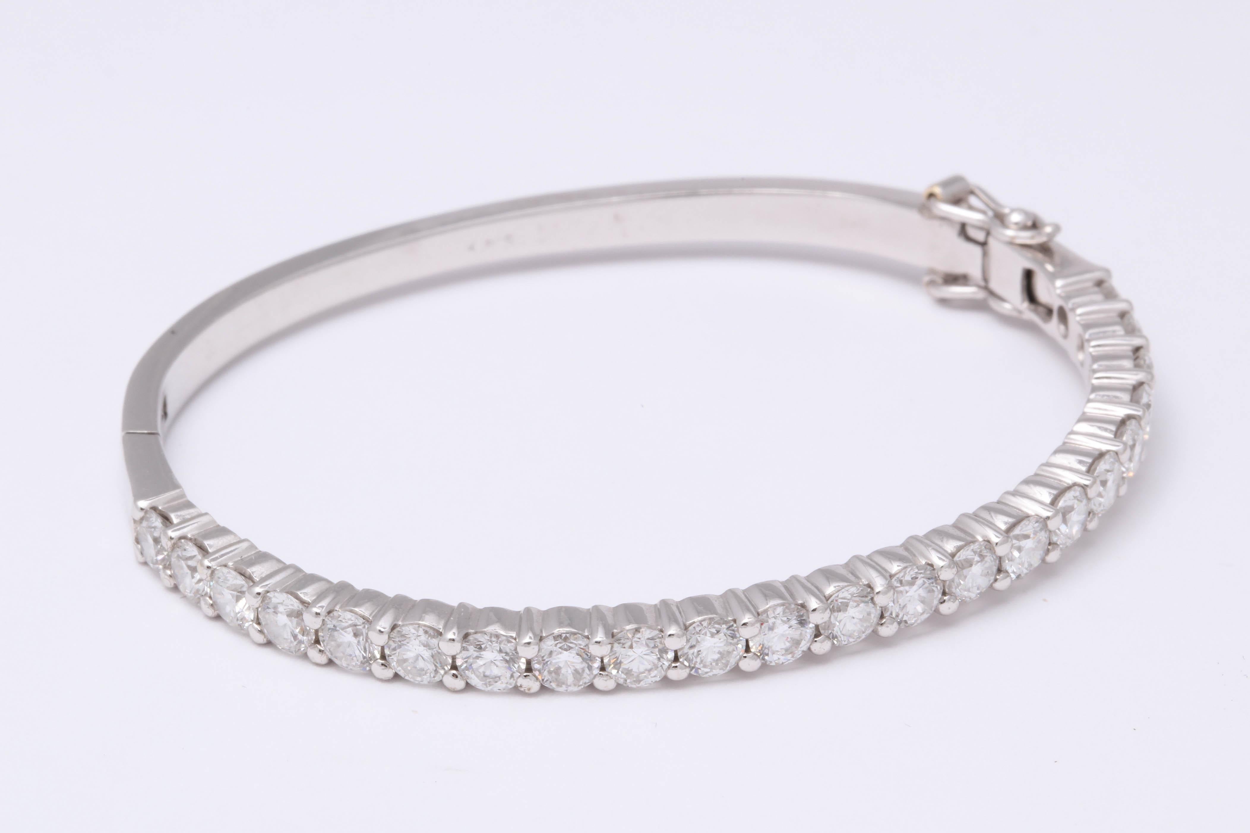 Bracelet jonc en diamants pour poignet de 15,24 cm en vente 4