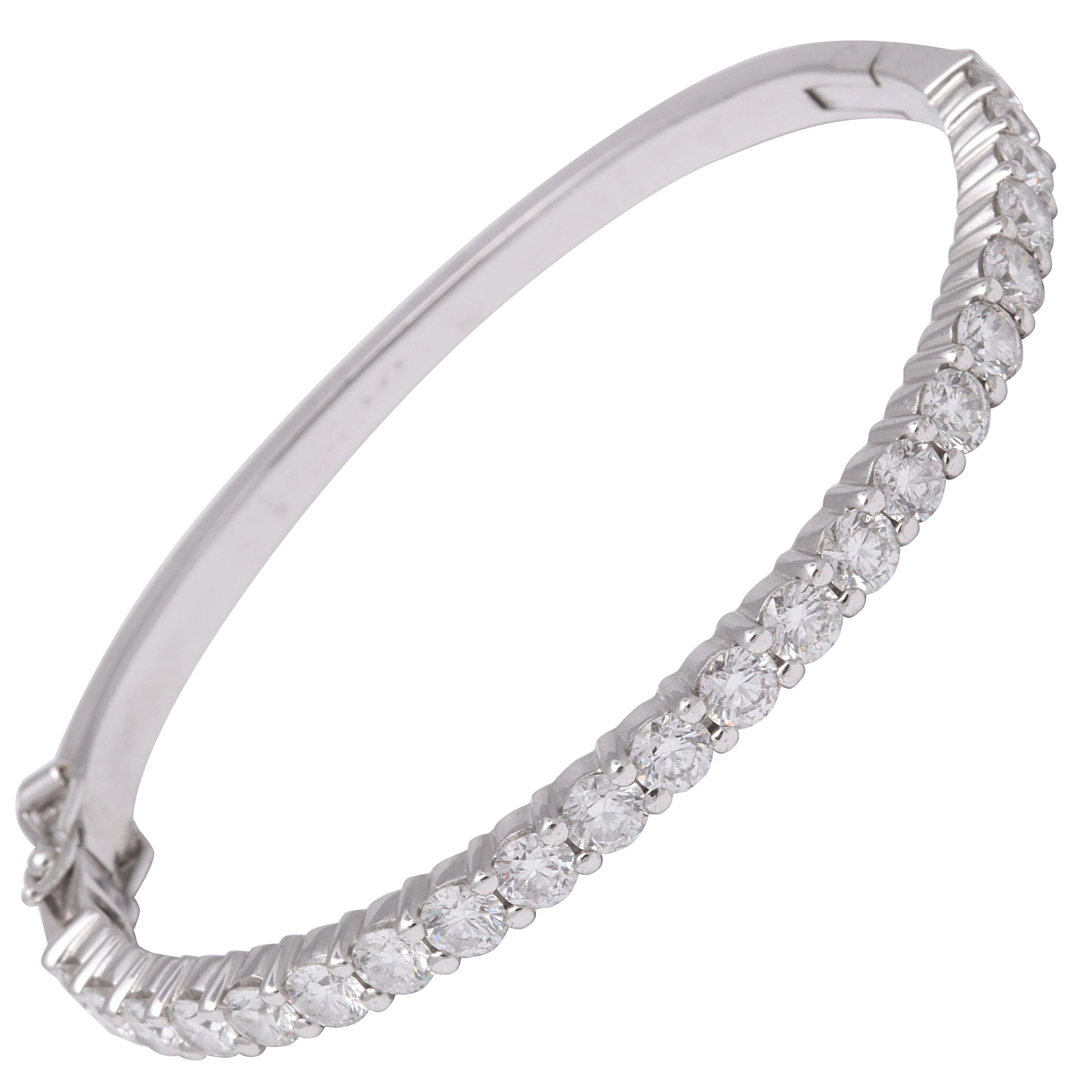 Bracelet jonc en diamants pour poignet de 15,24 cm en vente