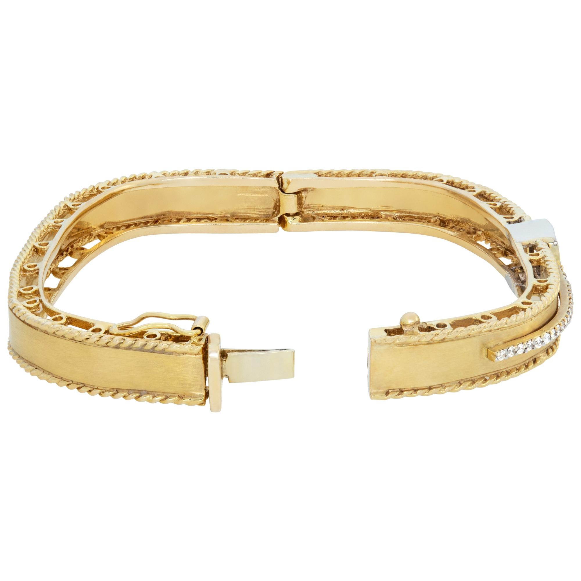 Bracelet jonc en or jaune 14k et diamants Pour femmes en vente