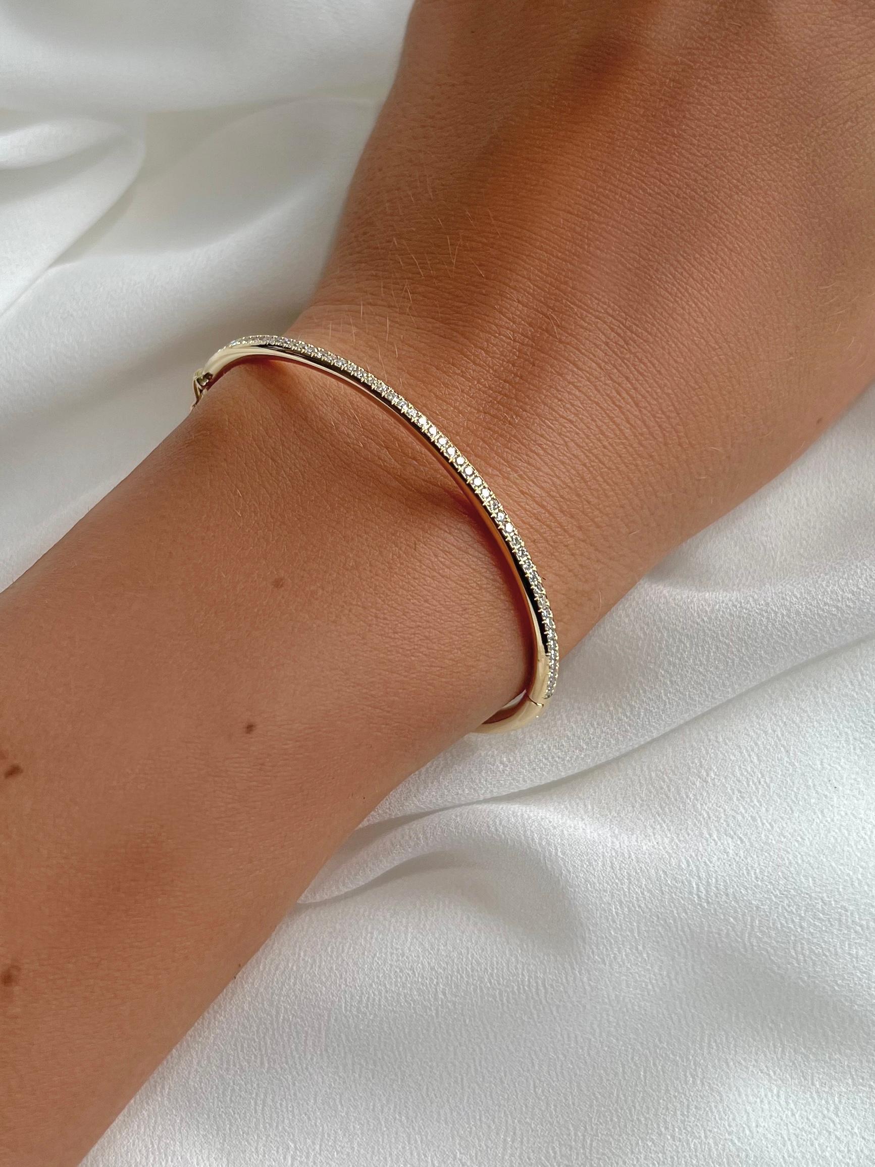 Taglio rotondo Bangle con diamanti in oro rosa 18 carati in vendita