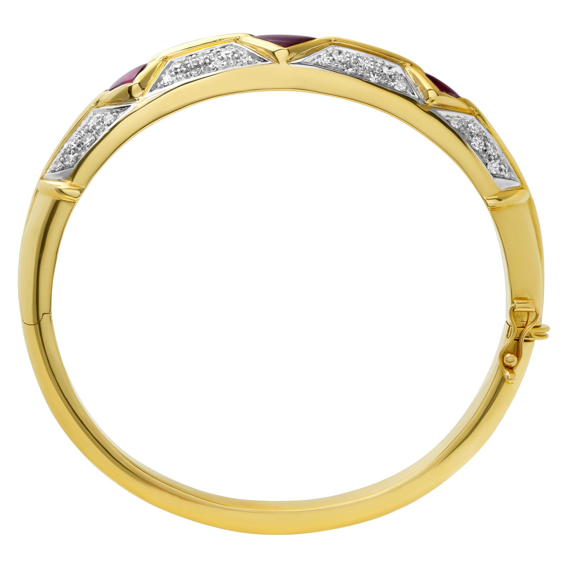 Diamond Bangle in 18k White and Yellow Gold with 1 Carat in Round Brilliant Cut For Sale 1