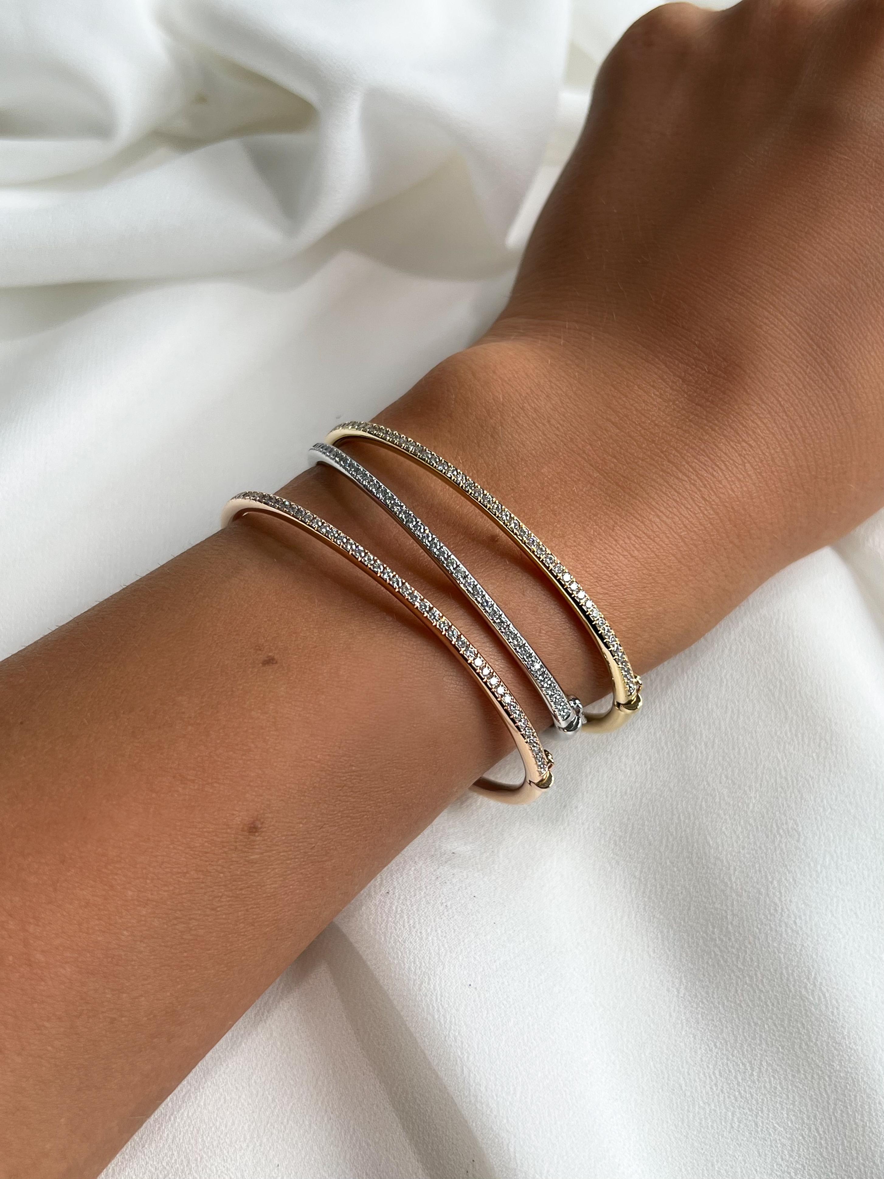 Bangle con diamanti in oro bianco 18 carati in vendita 1