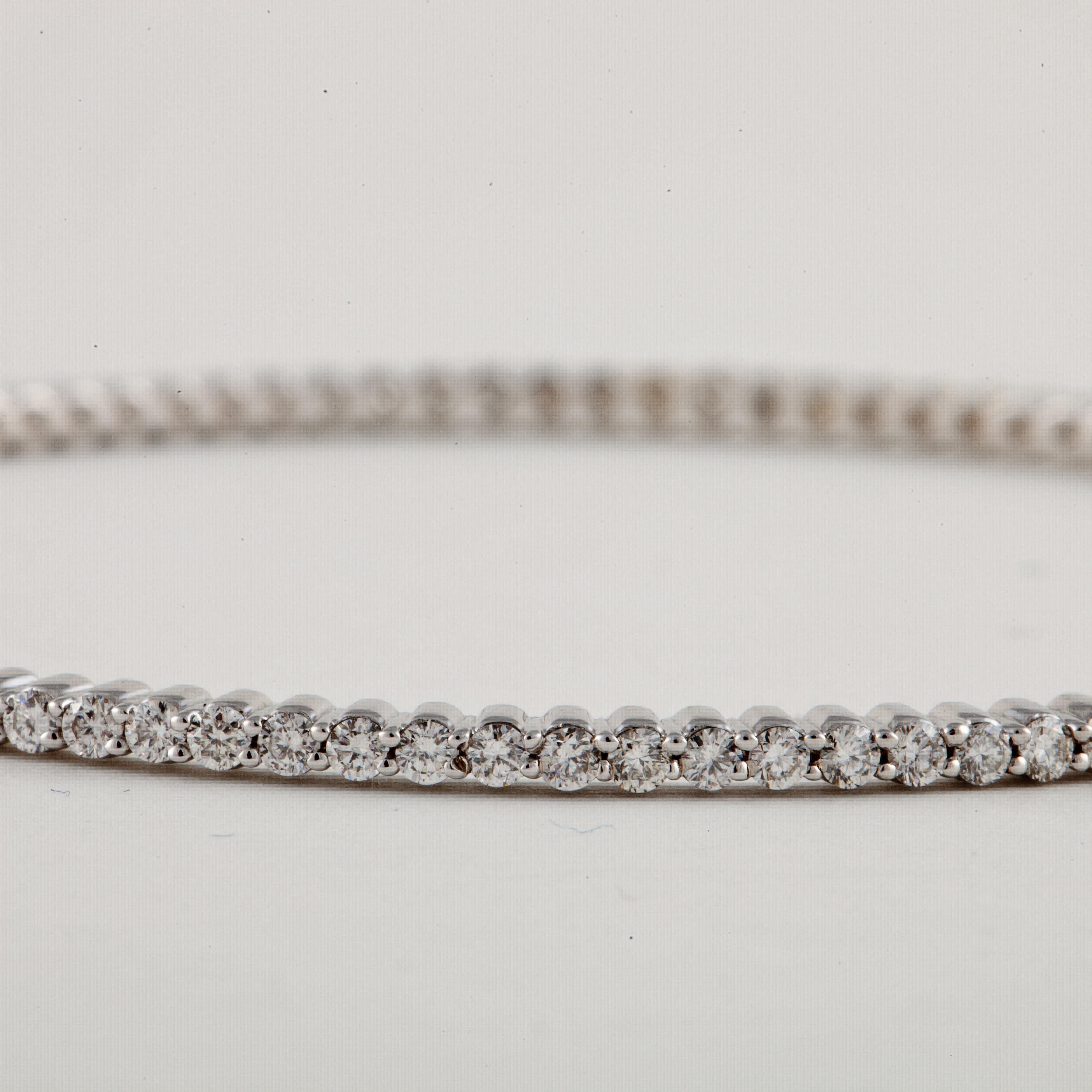 Round Cut 18K White Gold Diamond Bangle Bracelet For Sale