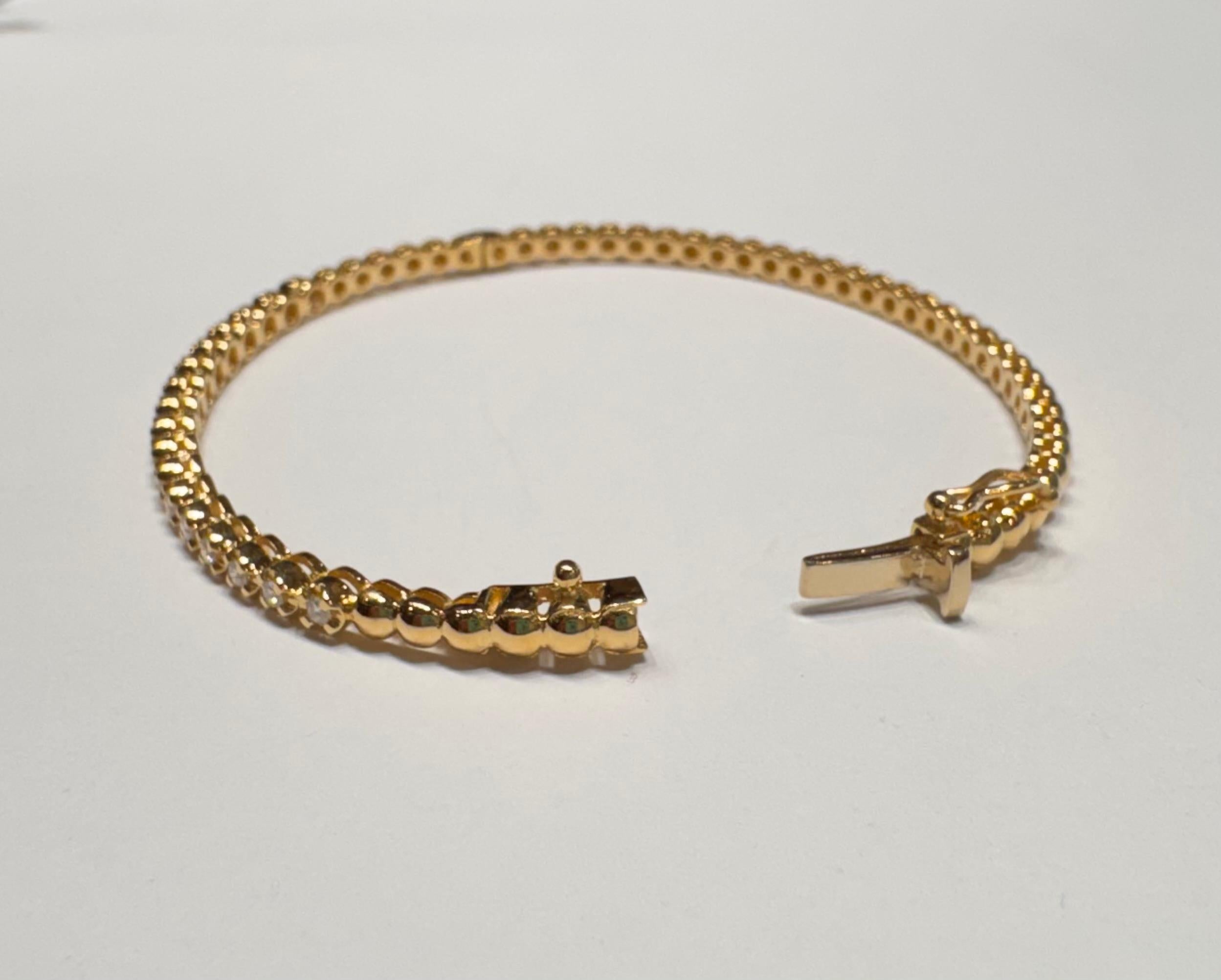 Bangle con diamanti incastonati in oro 18 carati in vendita 5