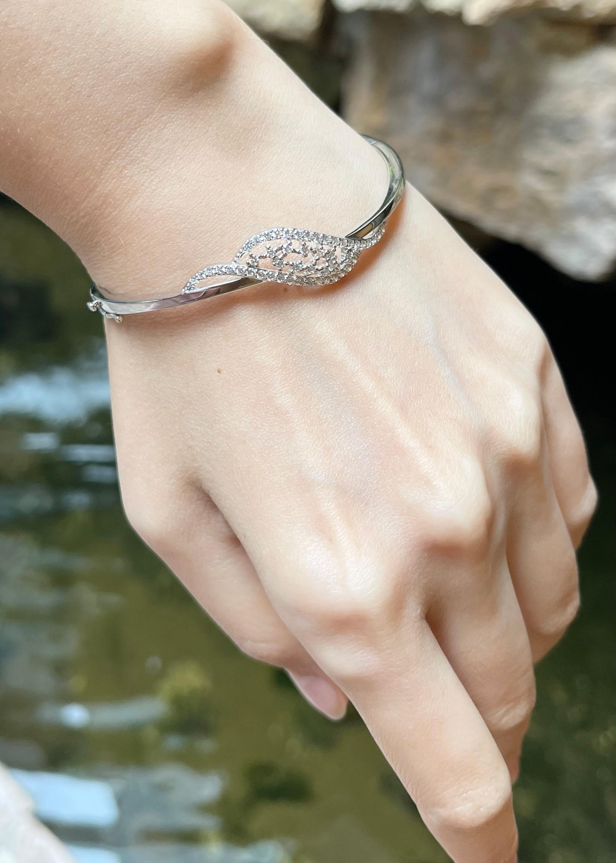 Bracelet en or blanc 18 carats serti de diamants Neuf - En vente à Bangkok, TH