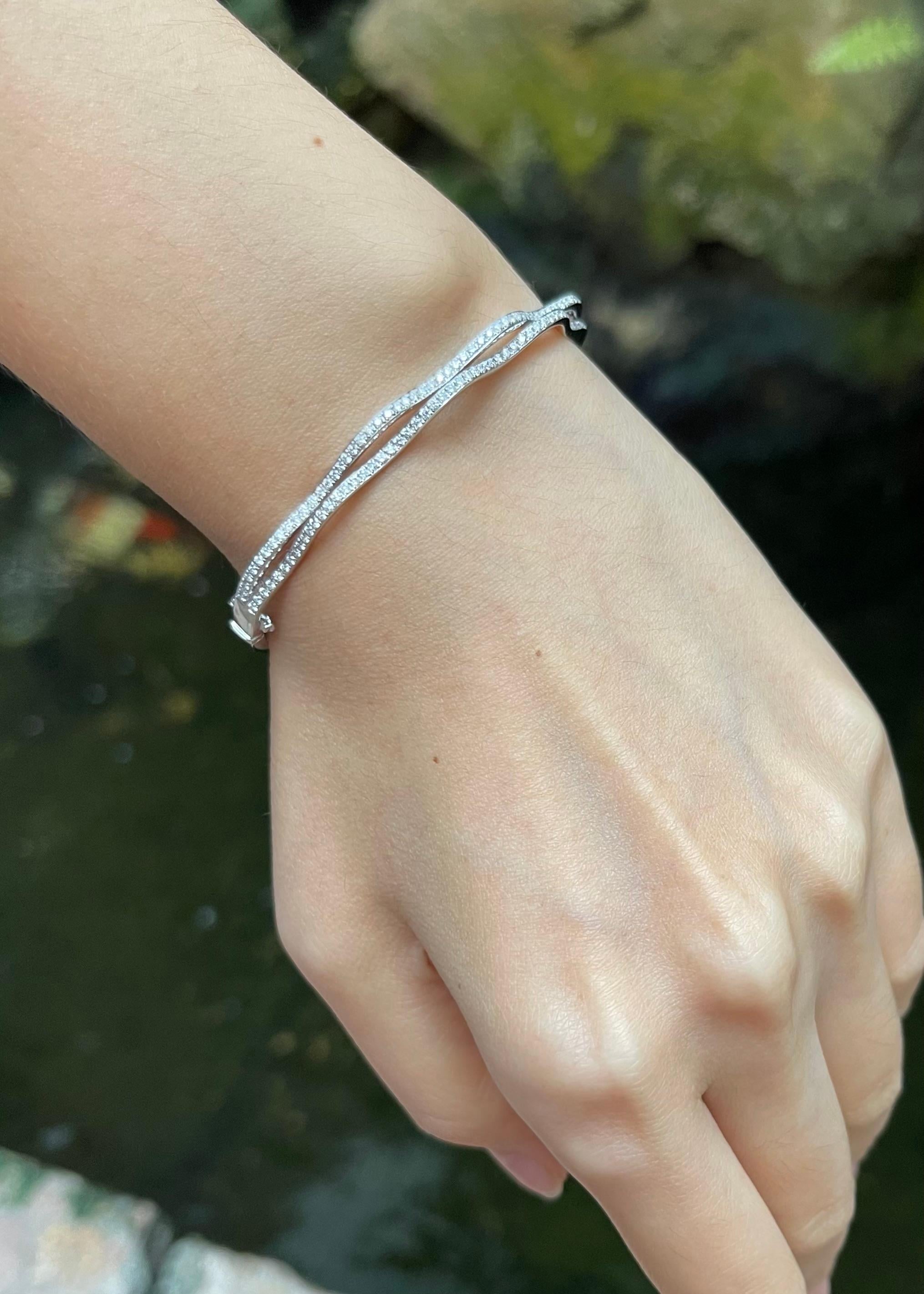 De las mujeres Diamond Bangle set in 18K White Gold Settings en venta