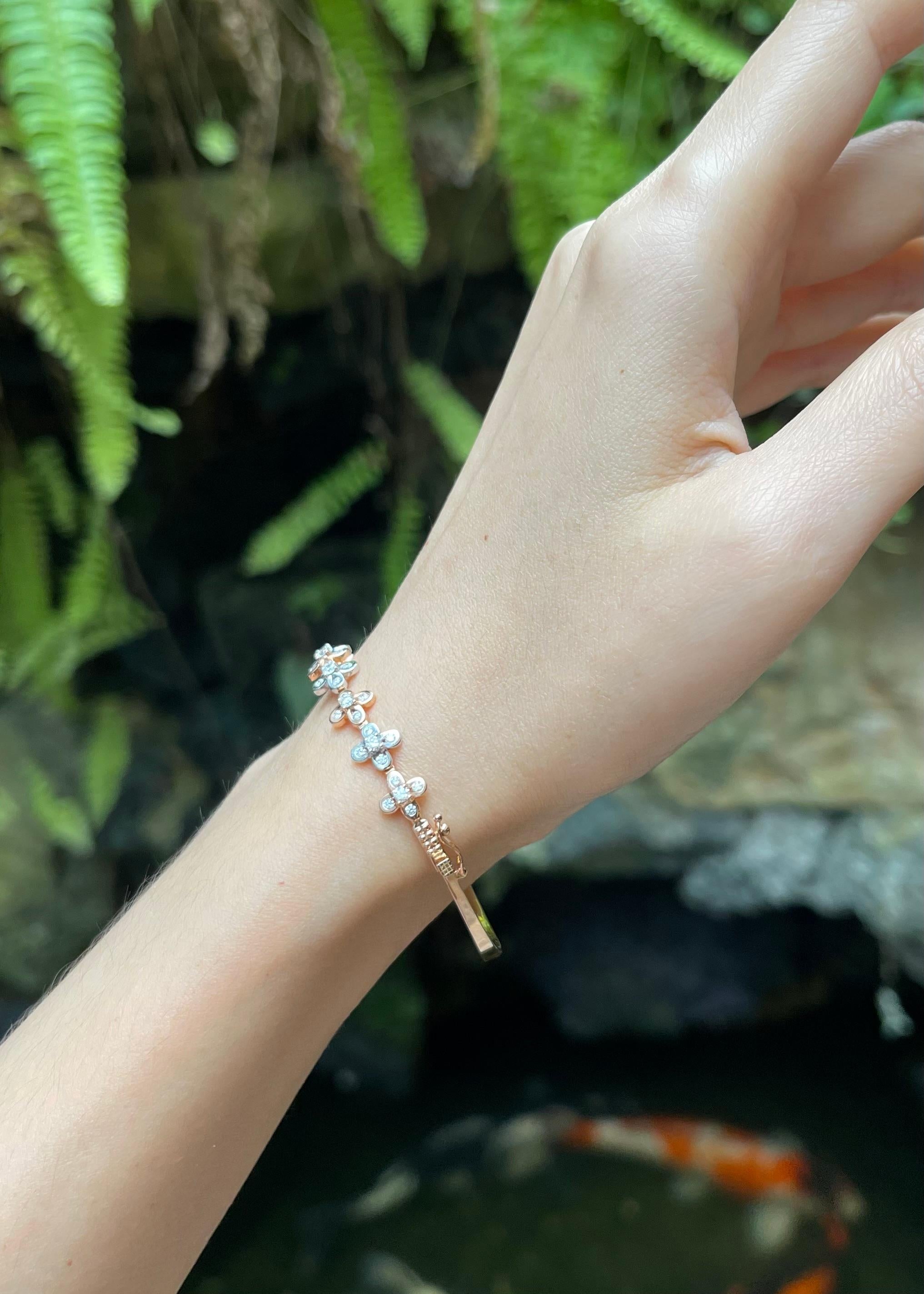 Diamant-Armreif in 18K Weiß-/Rosegoldfassung (Zeitgenössisch) im Angebot