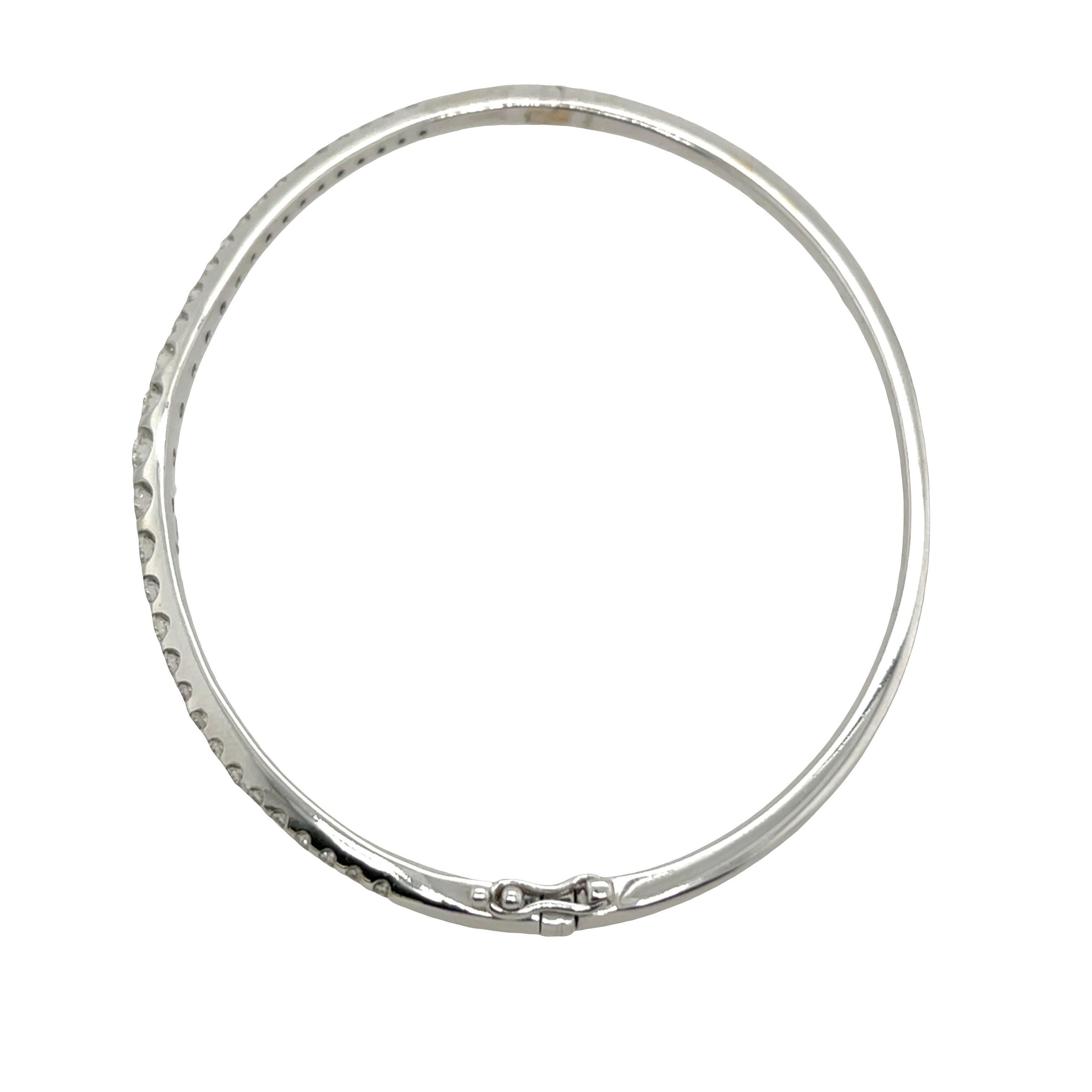 Diamond Bangle Set With 0.90ct Natural Diamonds in 18ct White Gold For Sale 2