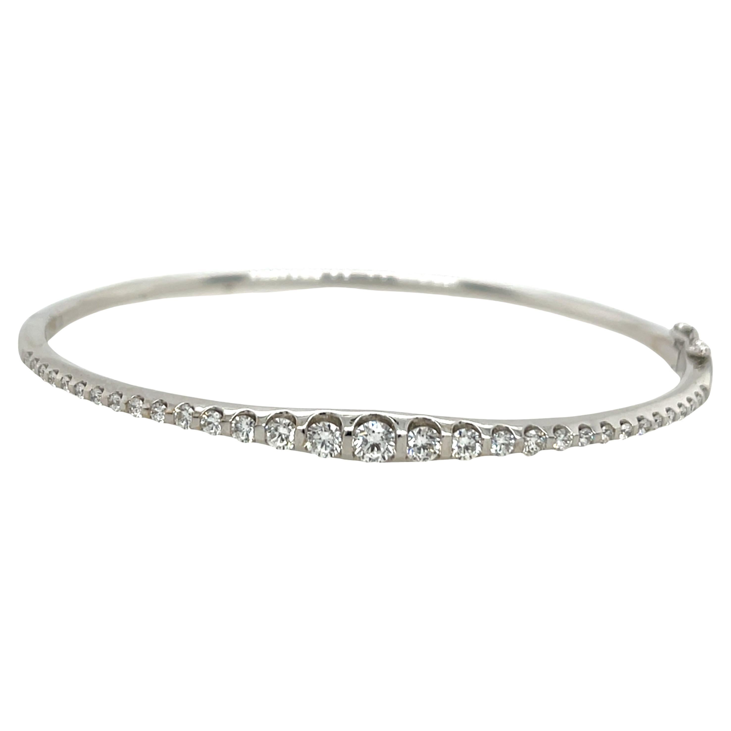 Diamond Bangle Set With 0.90ct Natural Diamonds in 18ct White Gold For Sale