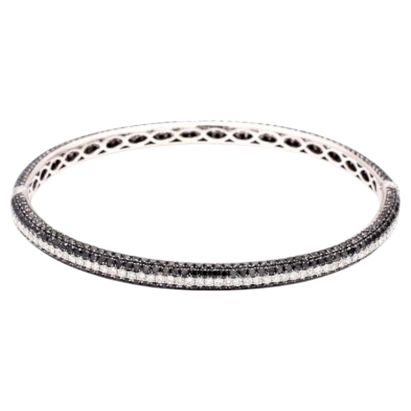 Diamond Bangle with Round Brilliant Multi-Stone Design For Sale