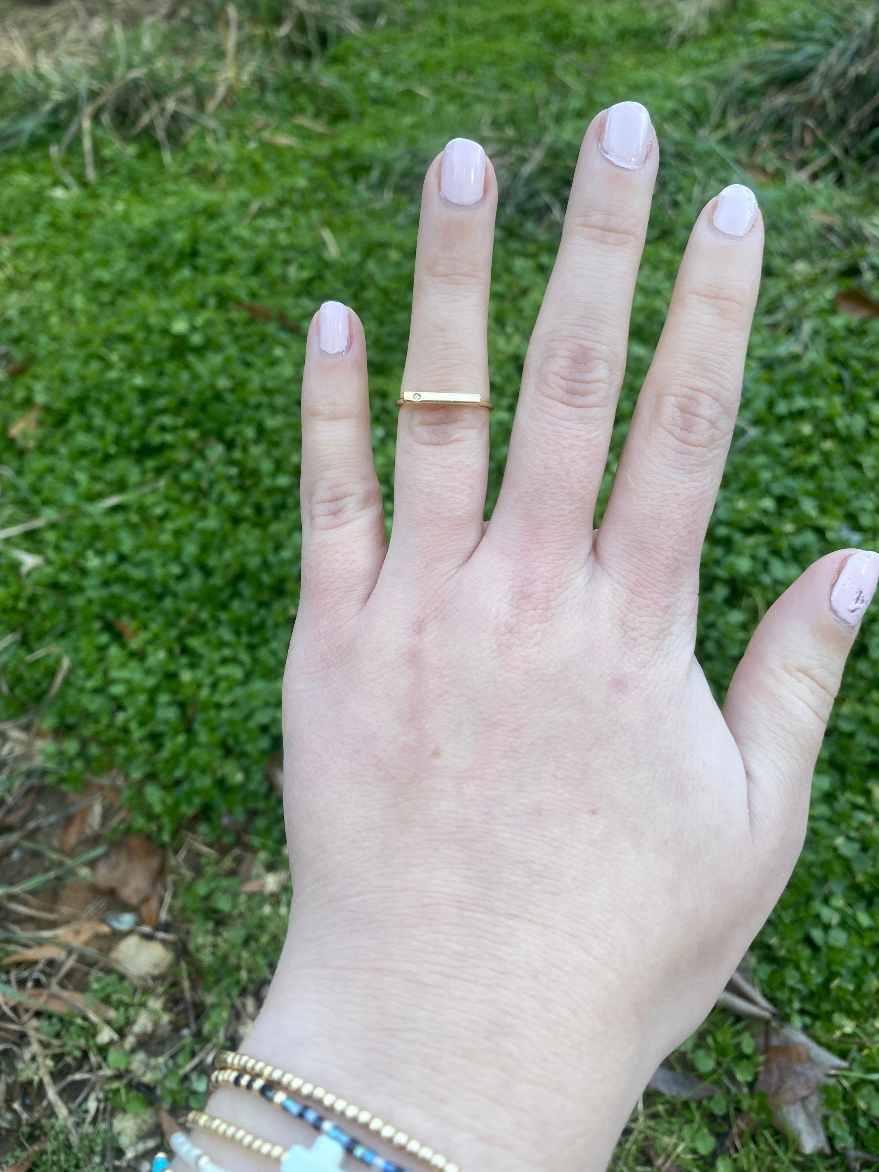 Femenino o masculino Anillo con Barra de Diamantes, Oro Amarillo 14k, Tamaño del Anillo 5.25