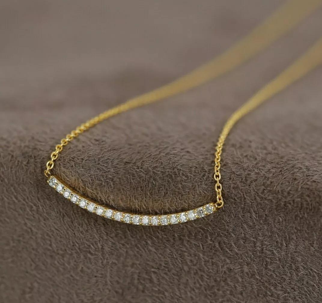 Collana a barre di diamanti Collana girocollo di diamanti a barre curve in oro massiccio 14k
Leggero, può essere indossato tutti i giorni

Informazioni aggiuntive:
Condit: Nuovo con etichette: Un articolo nuovo di zecca, non usato e non indossato