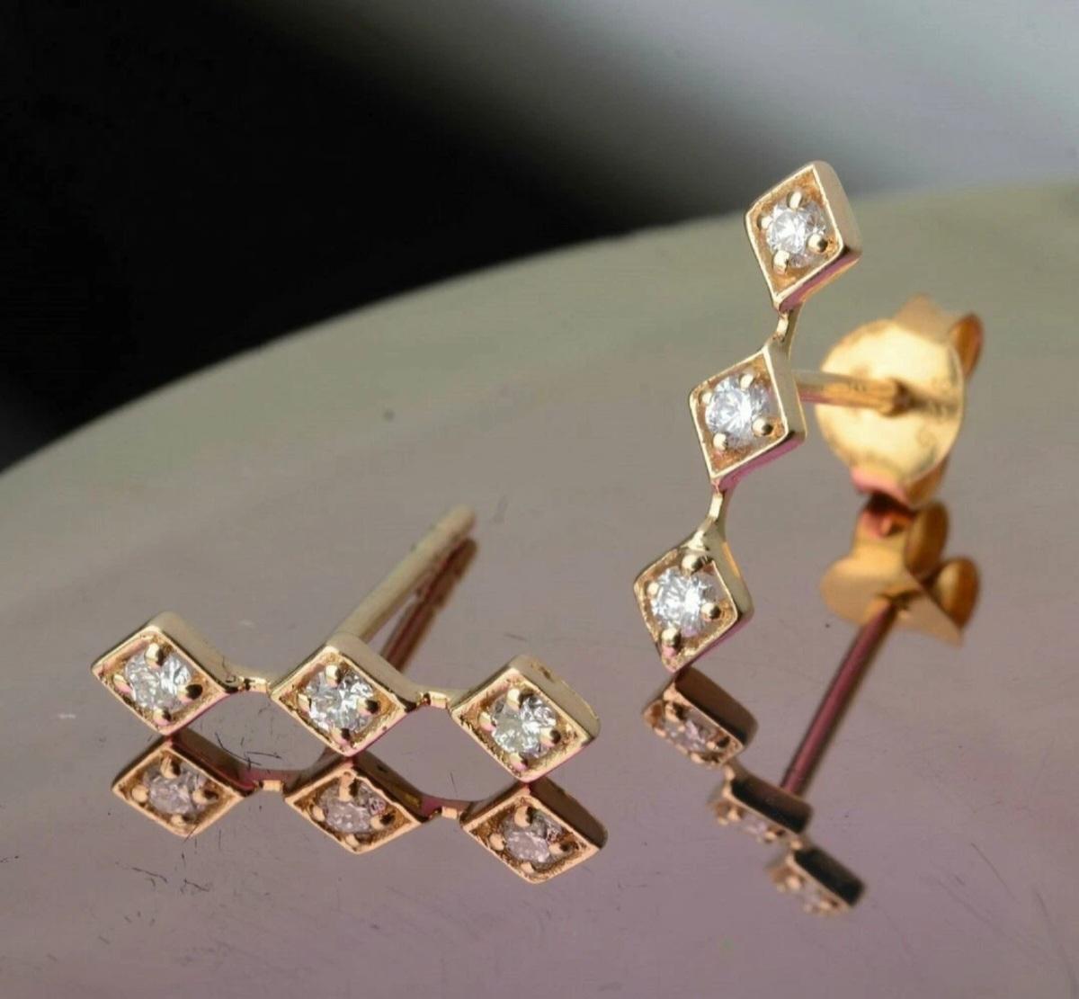 Pendiente Barra Diamante Oro Macizo 14k Pendiente Minimalista Joyería de Diseño Regalo

Peso total en quilates
0,24 y menos
Base metálica
Oro amarillo, 14k
Fijación
Mariposa
Peso del diamante
0,12 cts Aprox.
Color del diamante
G-H
Tamaño del