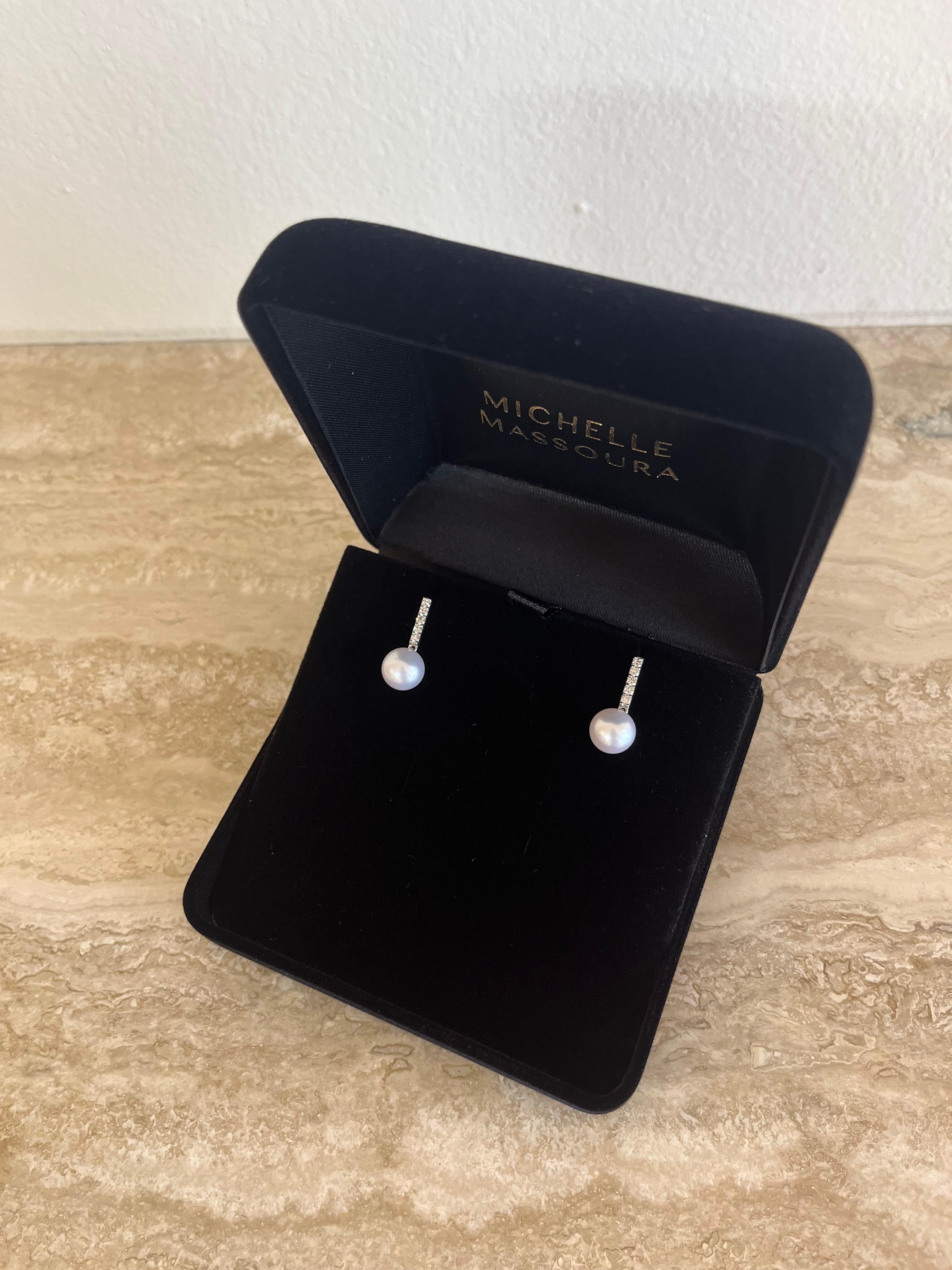 Contemporary Diamond Bar earrings with Pearls, 0.15ctw Diamonds 18K Gold For Sale