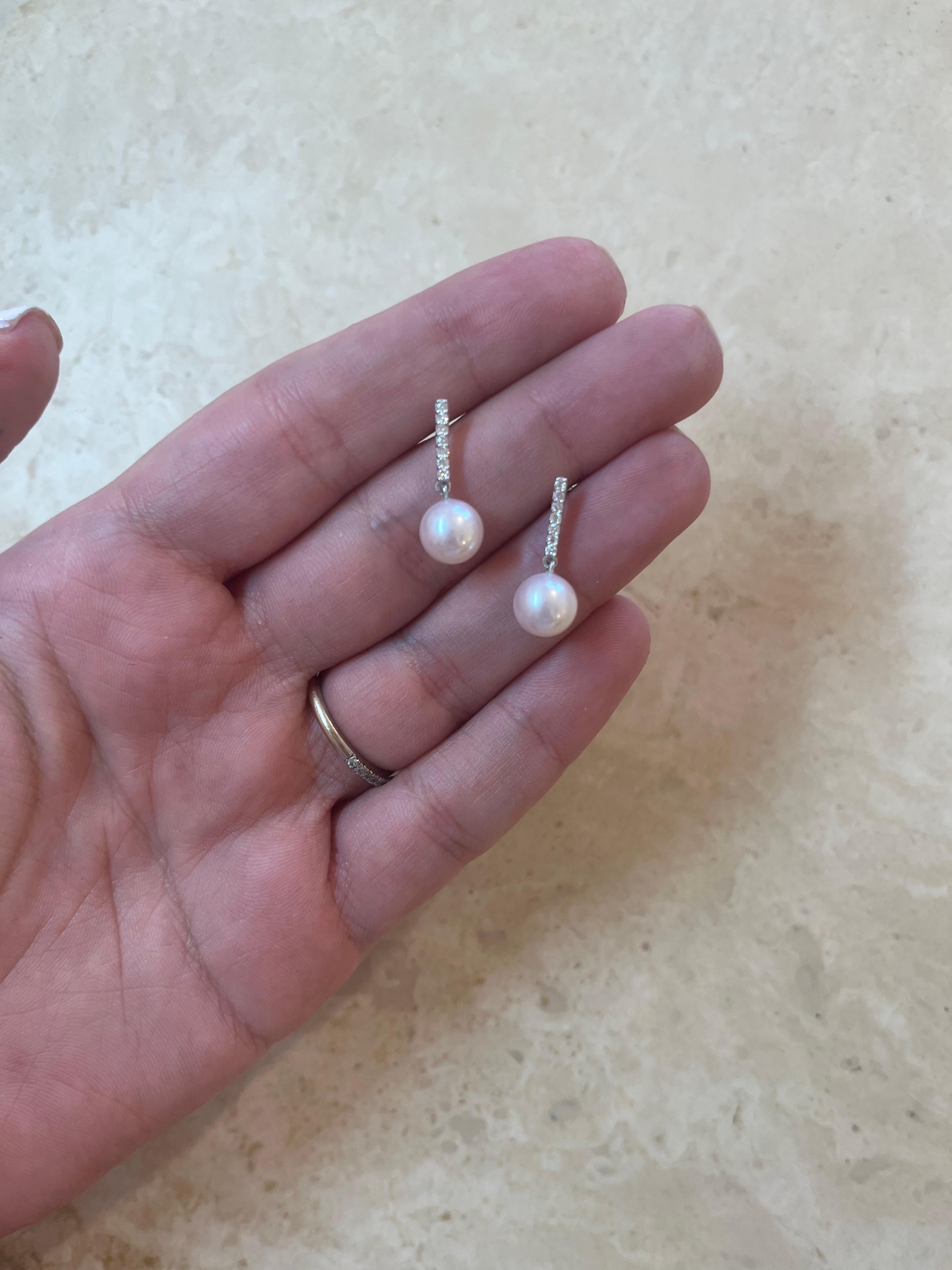 Diamant-Bar-Ohrringe mit Perlen, 0,15 Karat Diamanten 18K Gold (Rundschliff) im Angebot