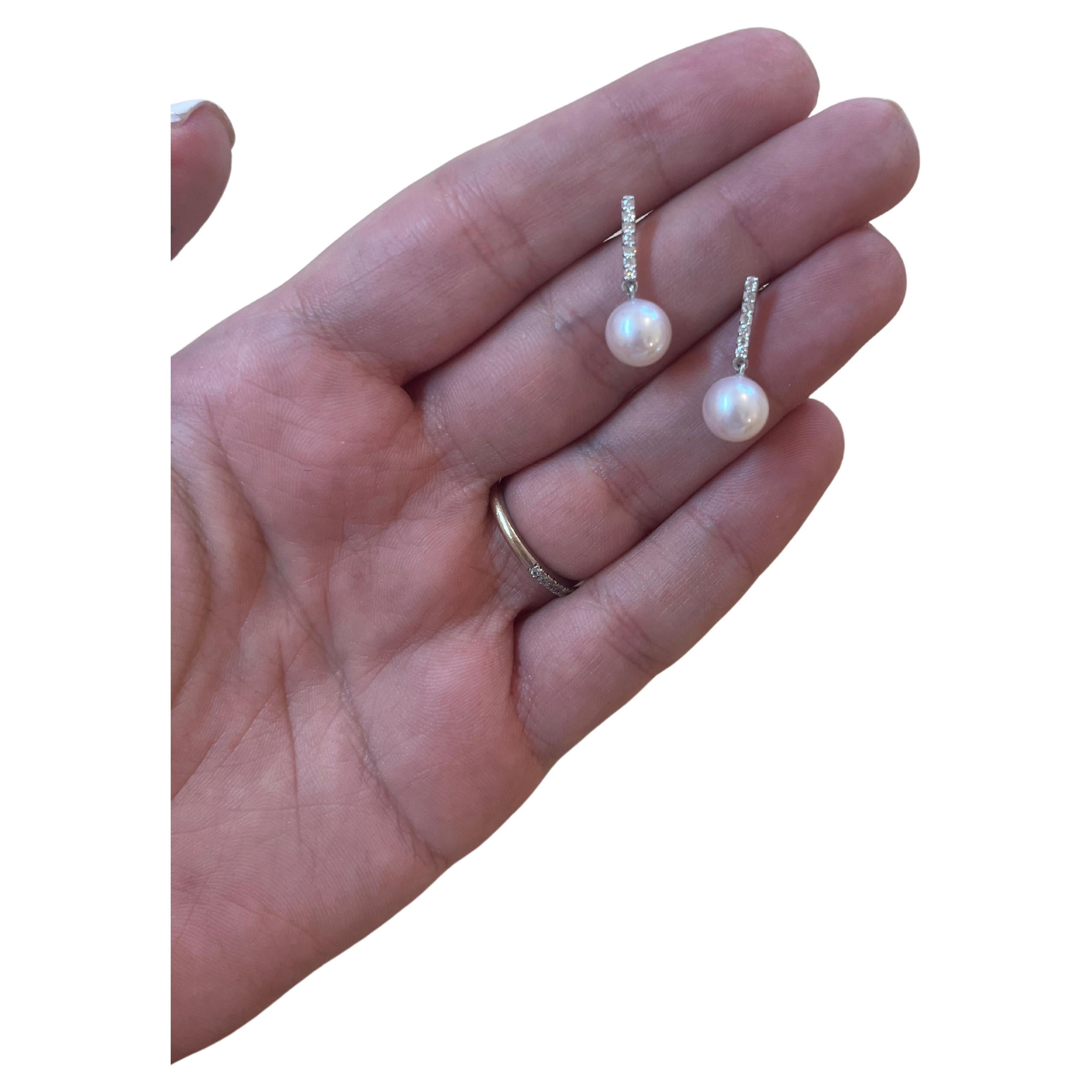 Diamant-Bar-Ohrringe mit Perlen, 0,15 Karat Diamanten 18K Gold im Angebot