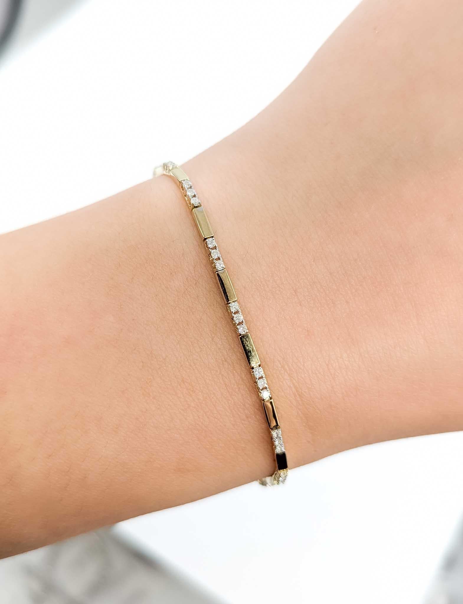 Diamond Bar Link Bracelet in 14k Yellow Gold Contemporáneo en venta